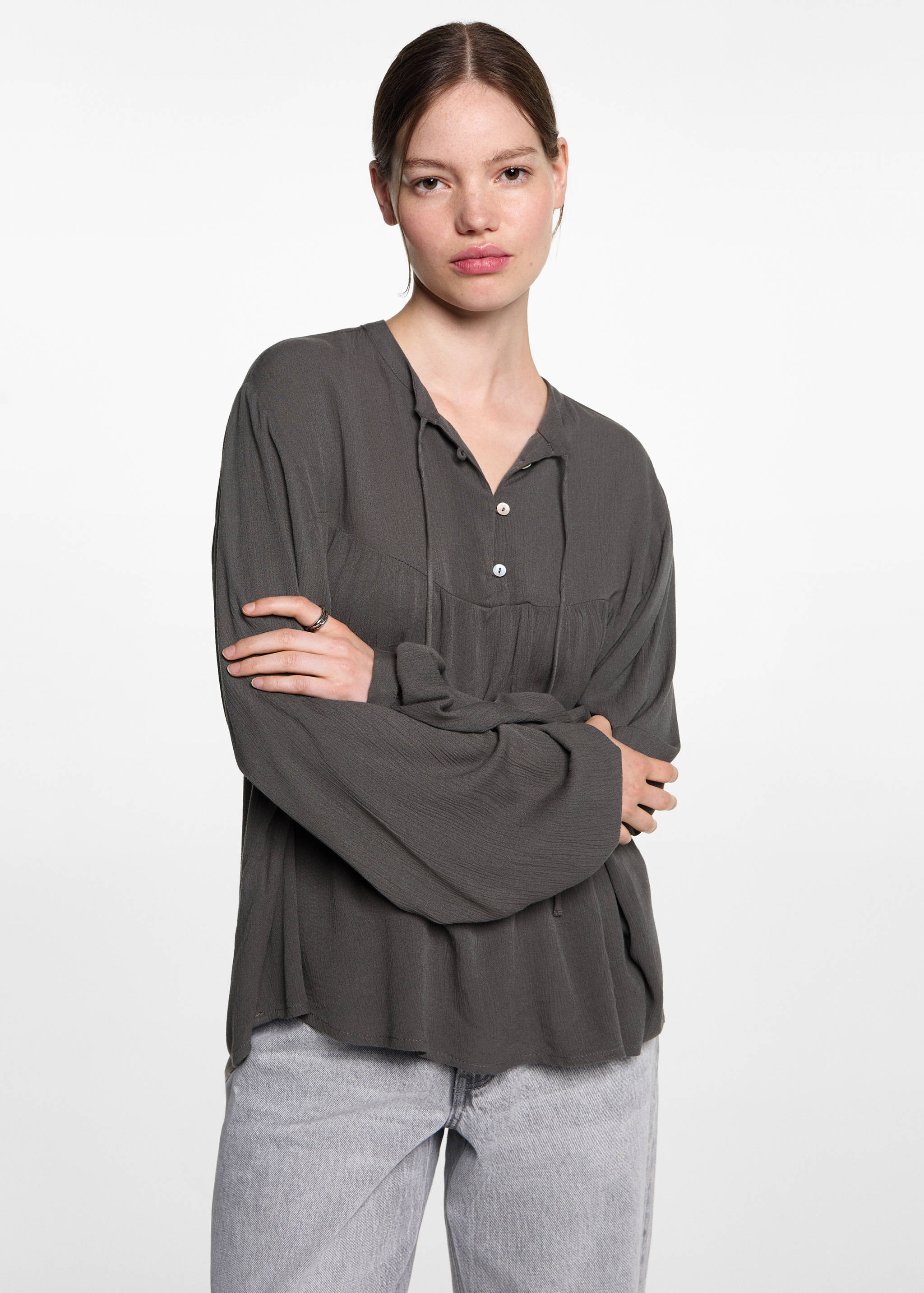 Fluid blouse with neck tie - Medium plane