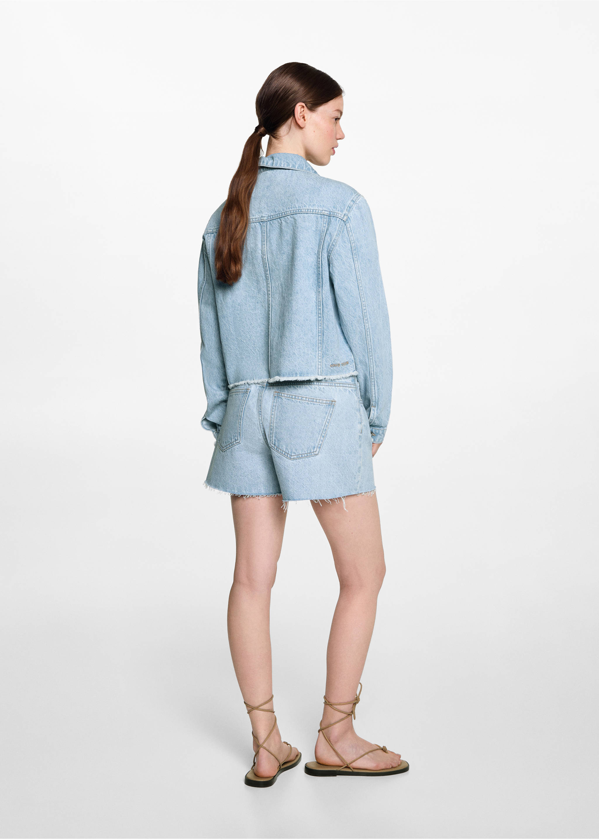 Jeansjacke mit Sternmotiven - Rückseite des Artikels, Hellblau. Ref: 77064052-00.