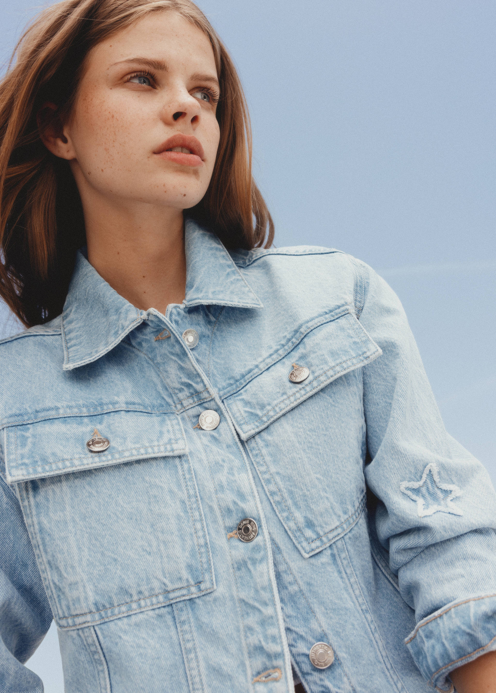 Jeansjacke mit Sternmotiven - Detail des Artikels 5