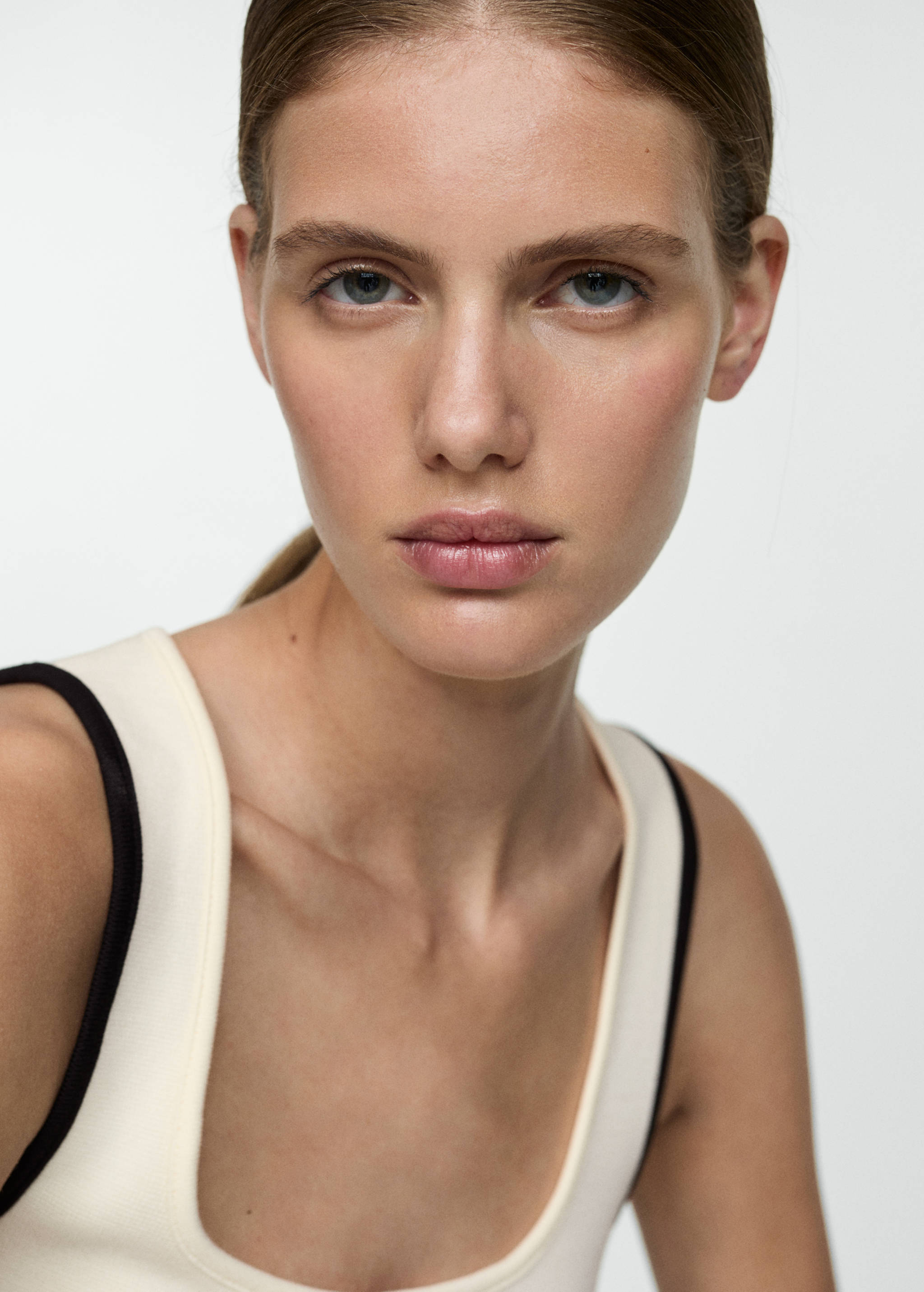 Stricktop mit Kontrastdetails - Detail des Artikels 1