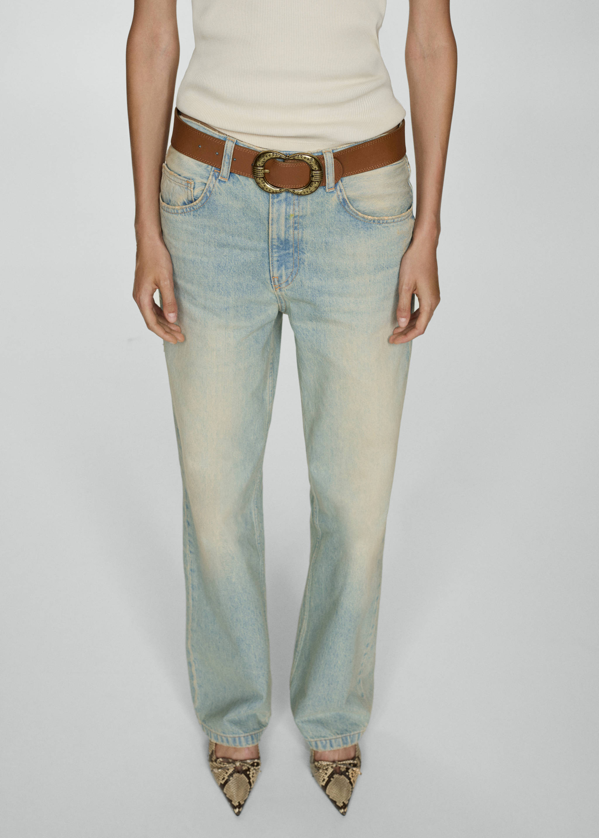 Raka jeans medium midja - Bild av mittparti