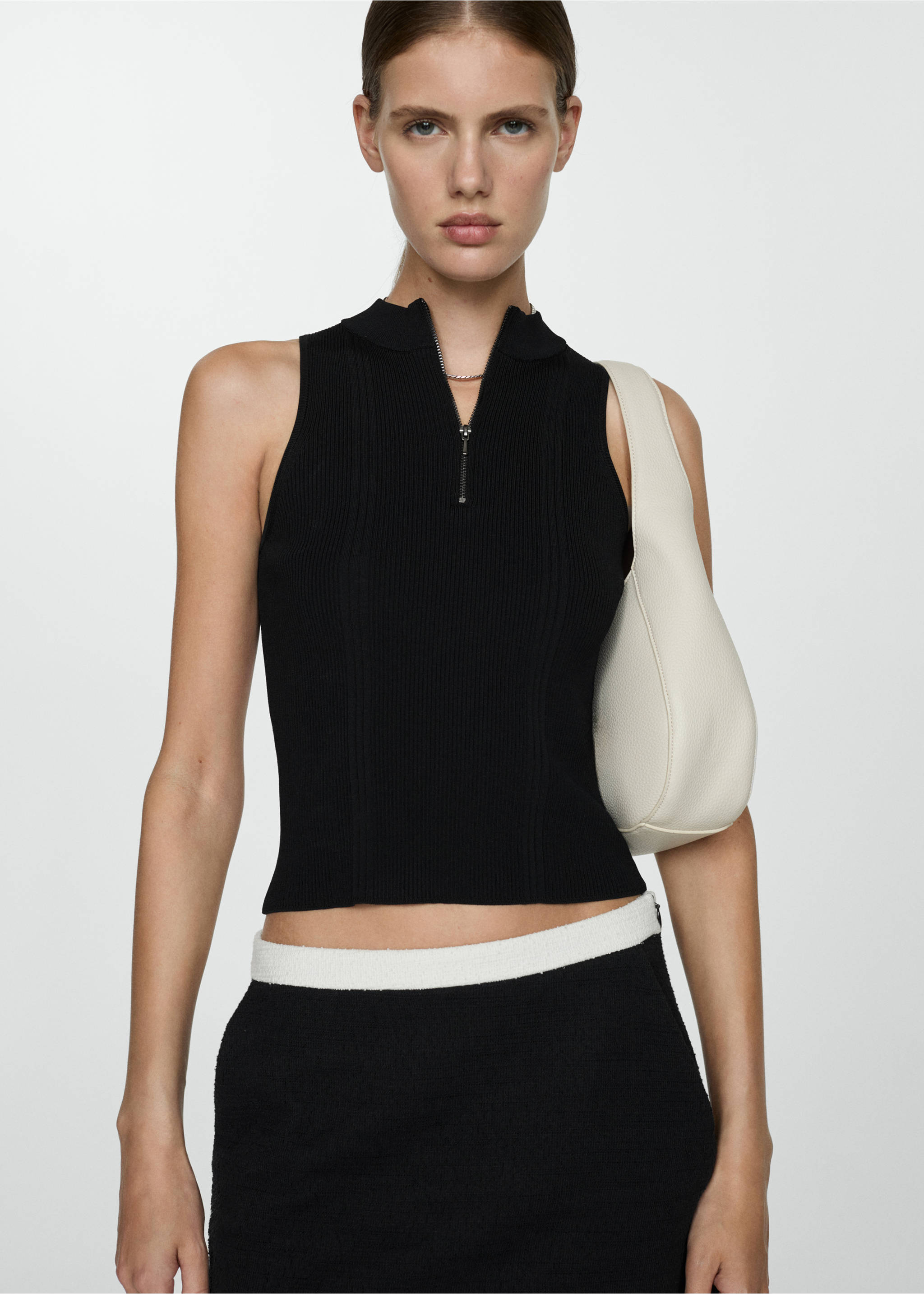 Tweed miniskirt - Medium plane, Black. Ref: 77064070-00.