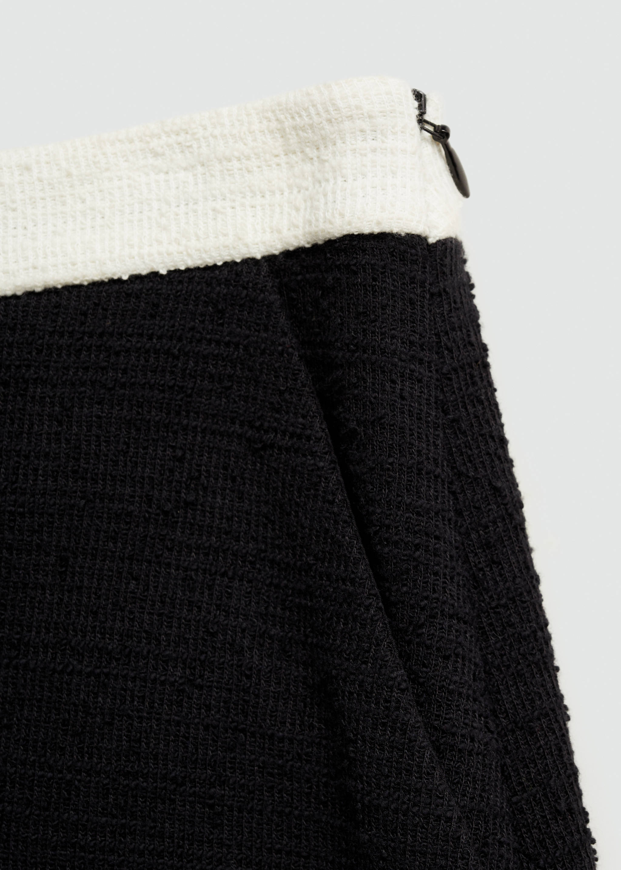 Fusta mini tweed - Detaliu al articolului 0