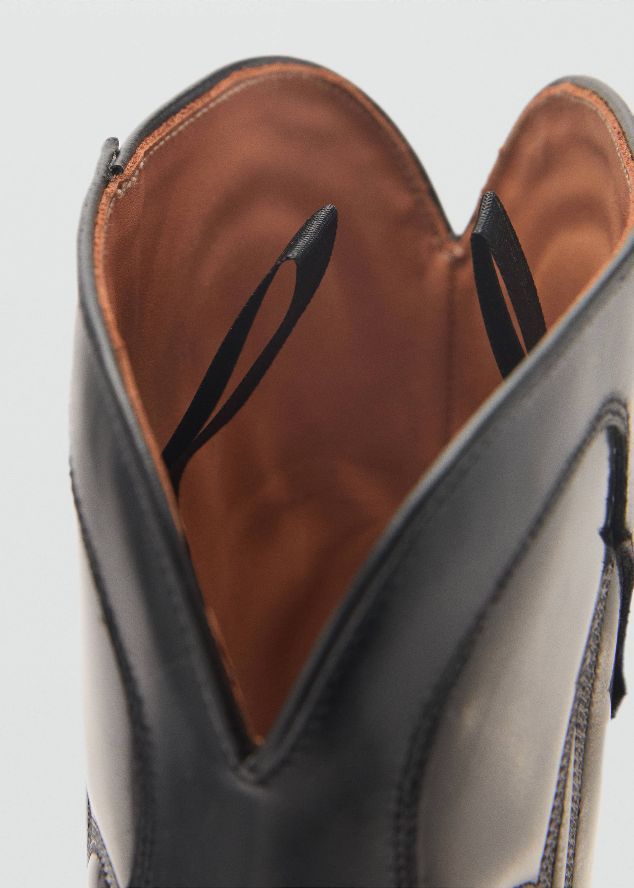 Zweifarbige Cowboy-Lederstiefel - Detail des Artikels 4, Braun. Ref: 77064072-00.
