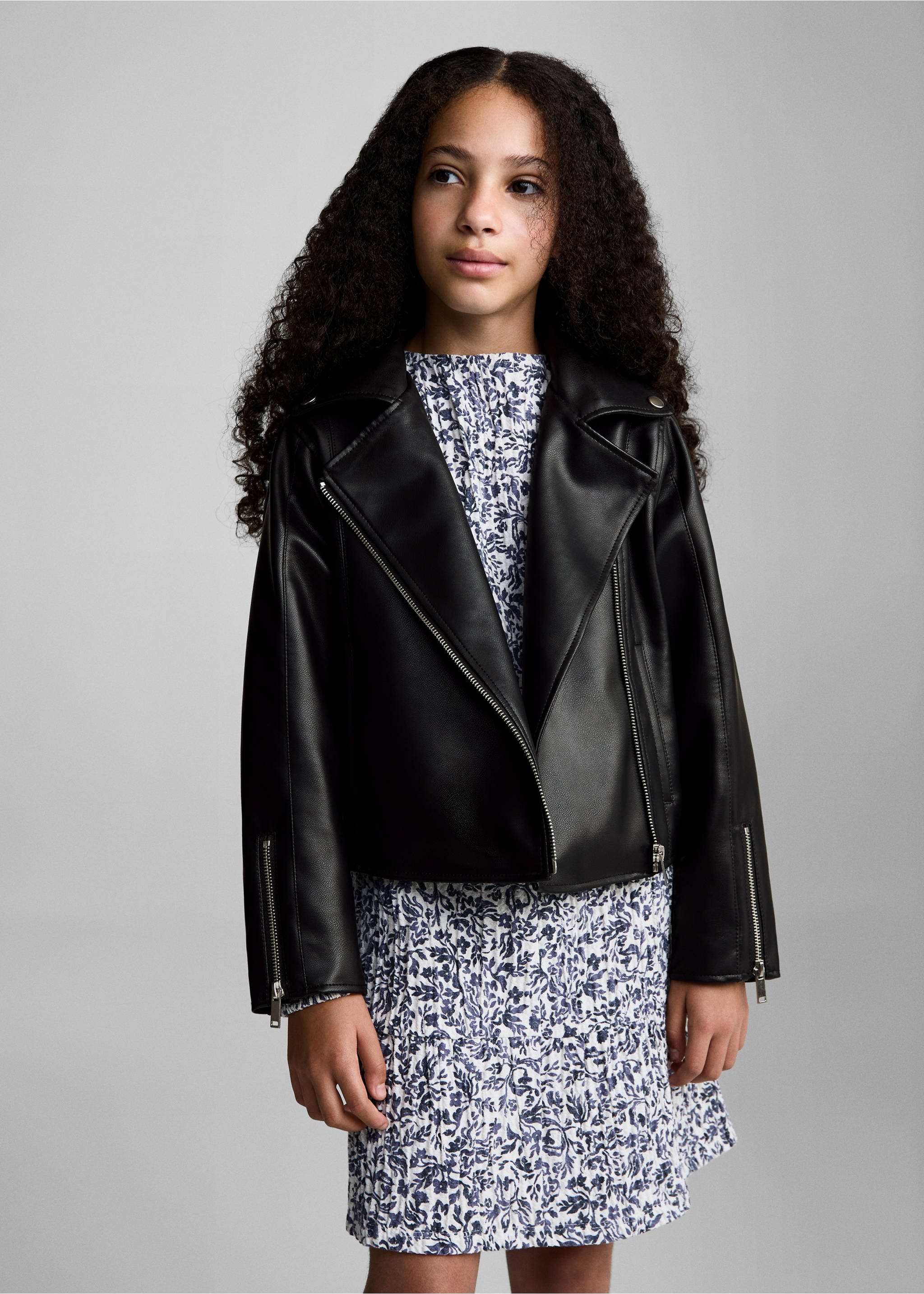 Bunda z umělé kůže - Náhled ve středové rovině, Černá. Ref: 77064442-00.