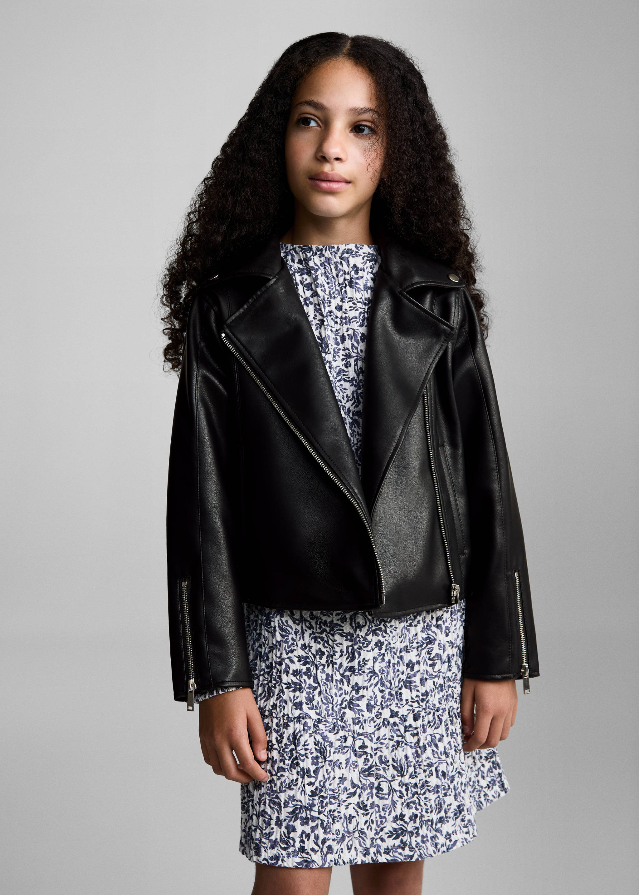 Bunda z umělé kůže - Náhled ve středové rovině