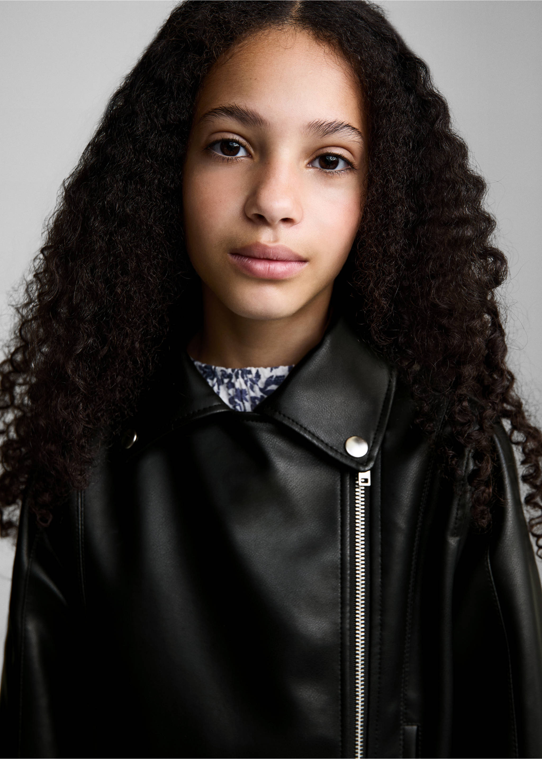 Bunda z umělé kůže - Detail zboží 1, Černá. Ref: 77064442-00.