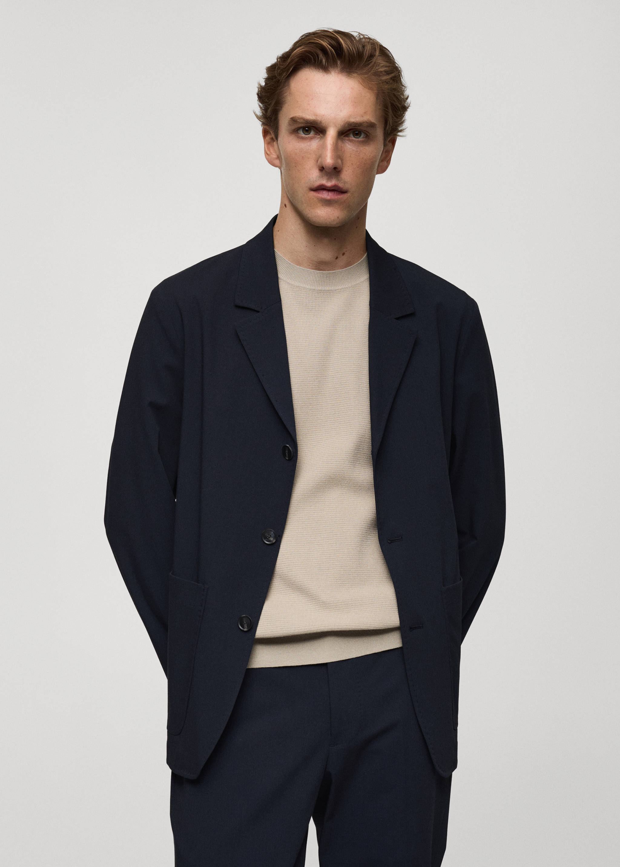 Americana traje slim fit bolsillos - Plano medio