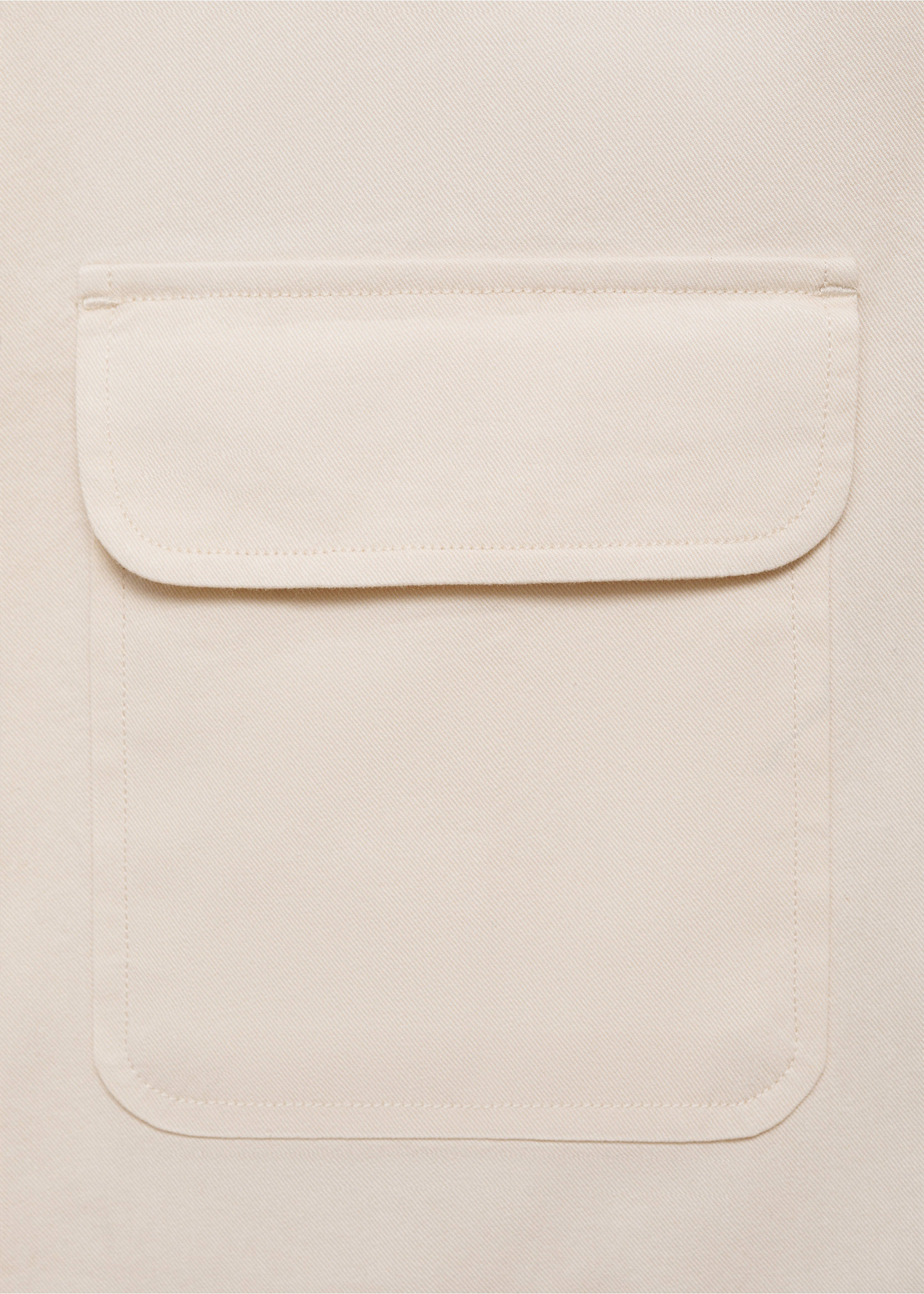 Overshirt aus Baumwoll-Twill mit Taschen - Detail des Artikels 0, Cremeweiß. Ref: 77064450-00.