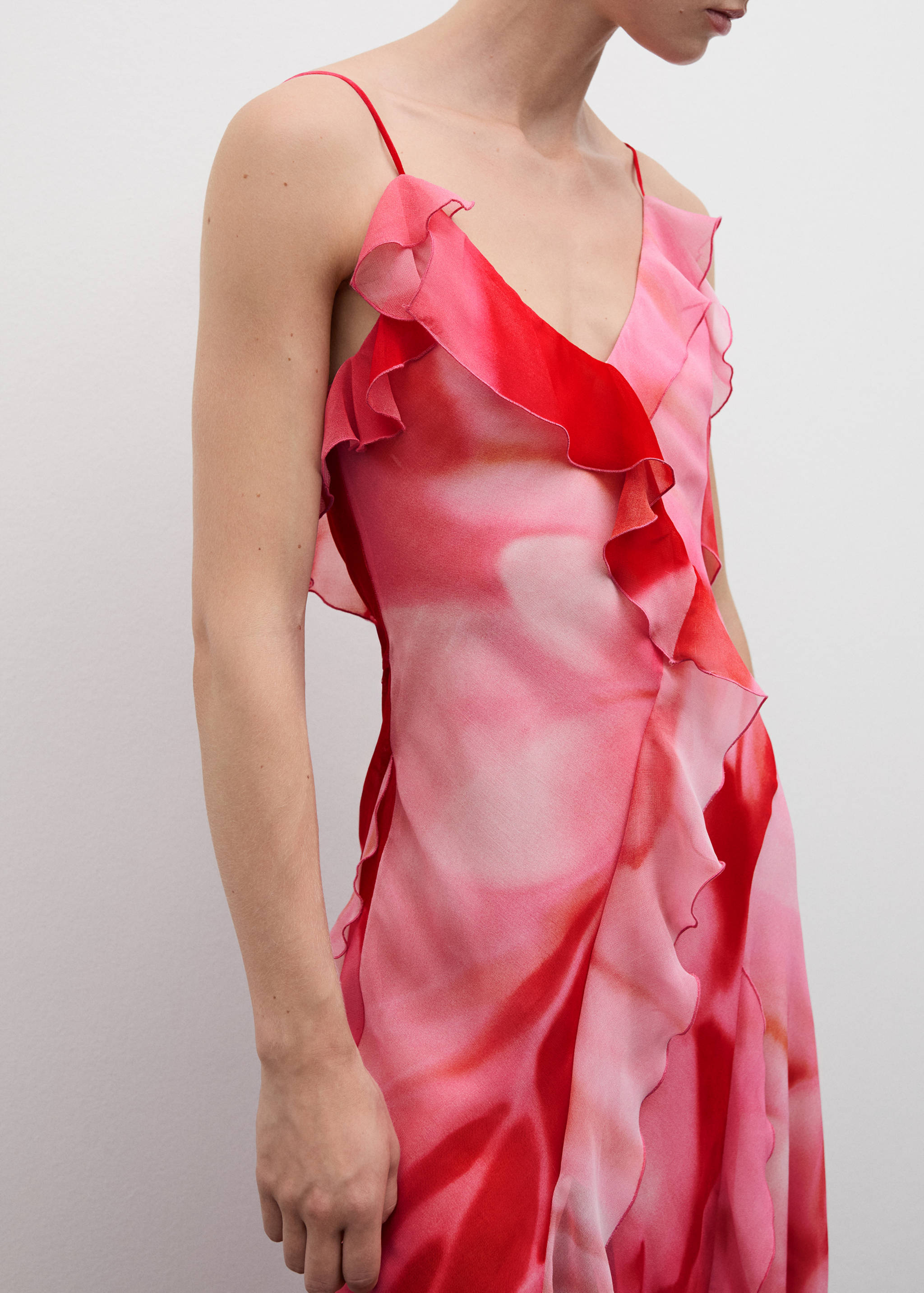 Volantkleid mit Schlitz - Mittlere Ansicht