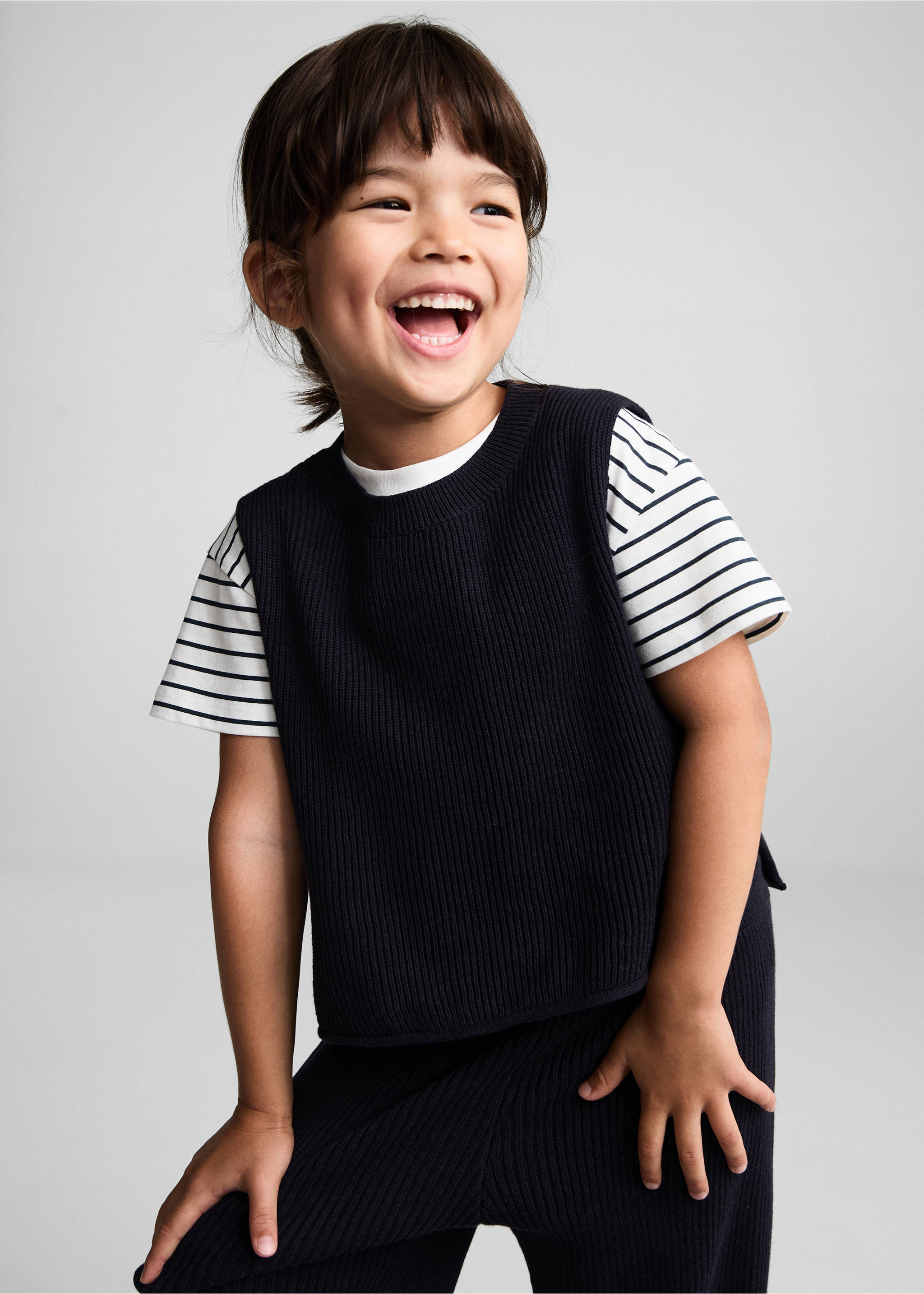 Knitted gilet - Medium plane, Dark Navy. Ref: 77064771-00.