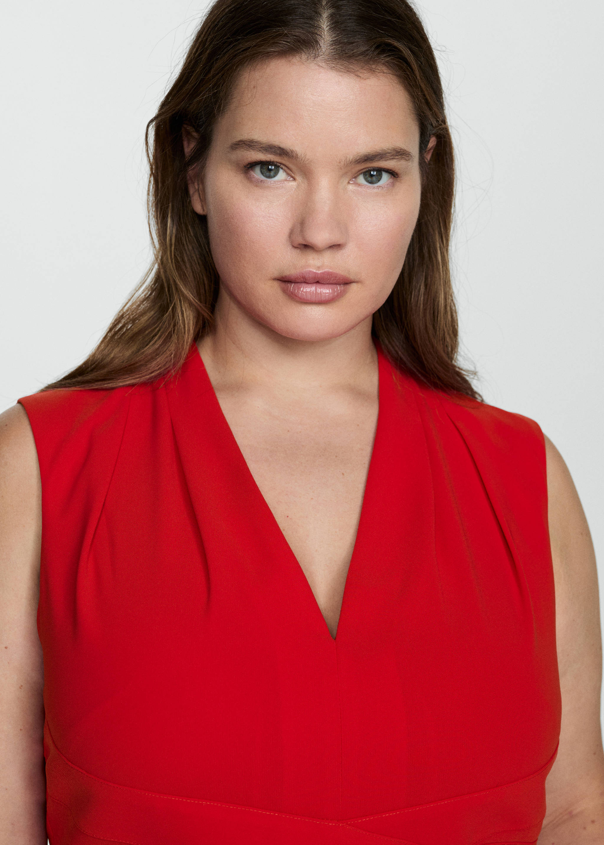 Long jumpsuit with crossover detail - Details of the article 4