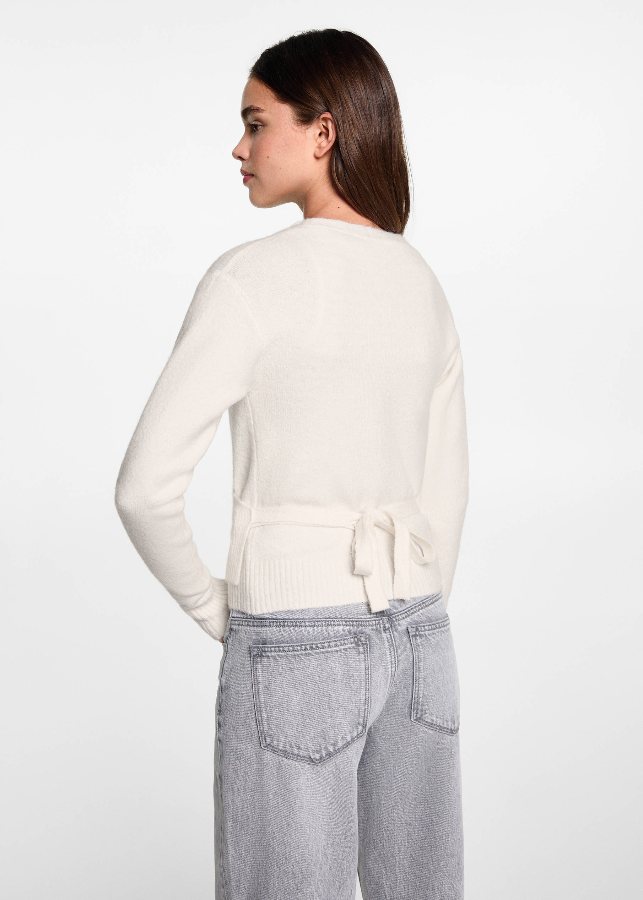 Cardigan in Wickel-Optik mit Schleife - Rückseite des Artikels