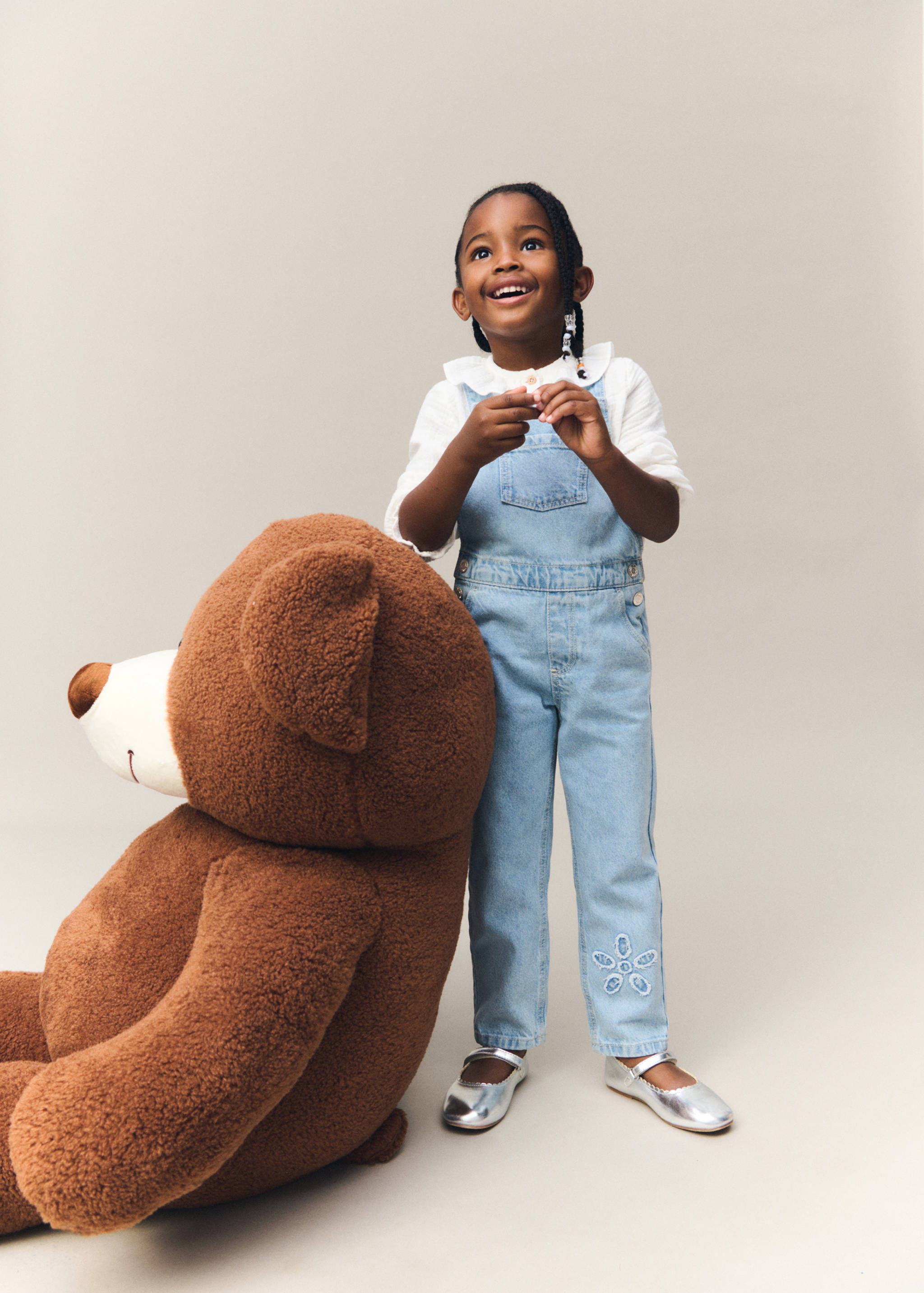 Long embroidered denim dungarees - Details of the article 5