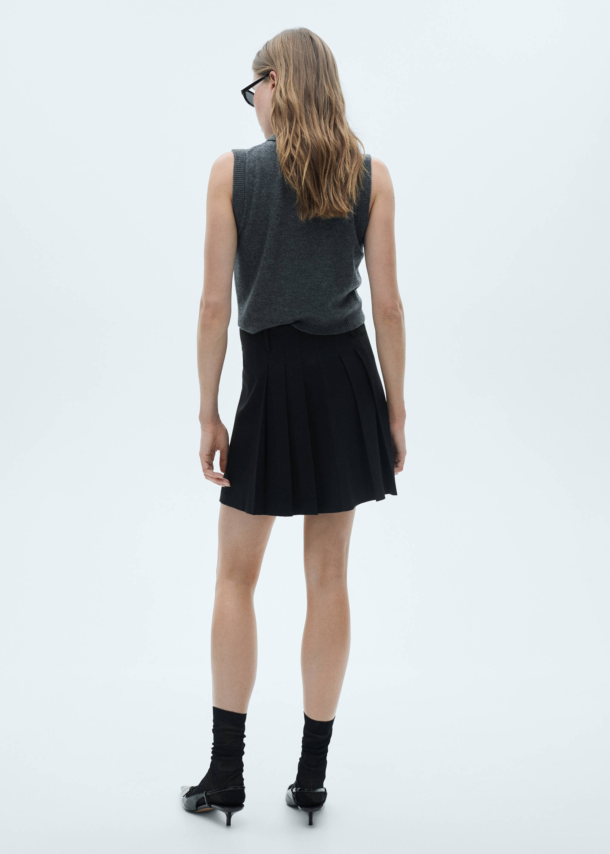 Pinstriped pleated skirt - Reverse of the article