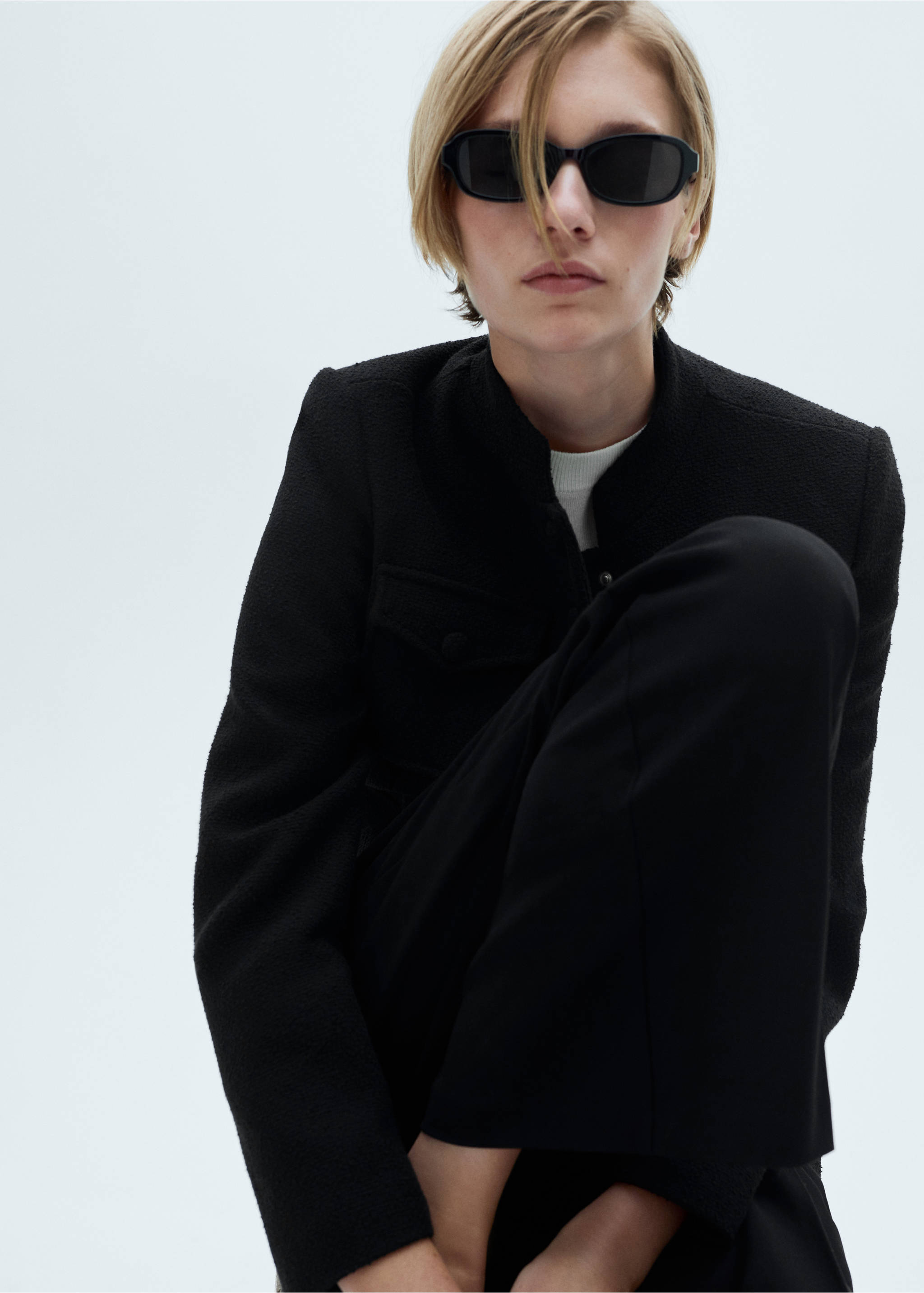 Wide leg pleated trousers - Details of the article 6, Black. Ref: 77064788-00.