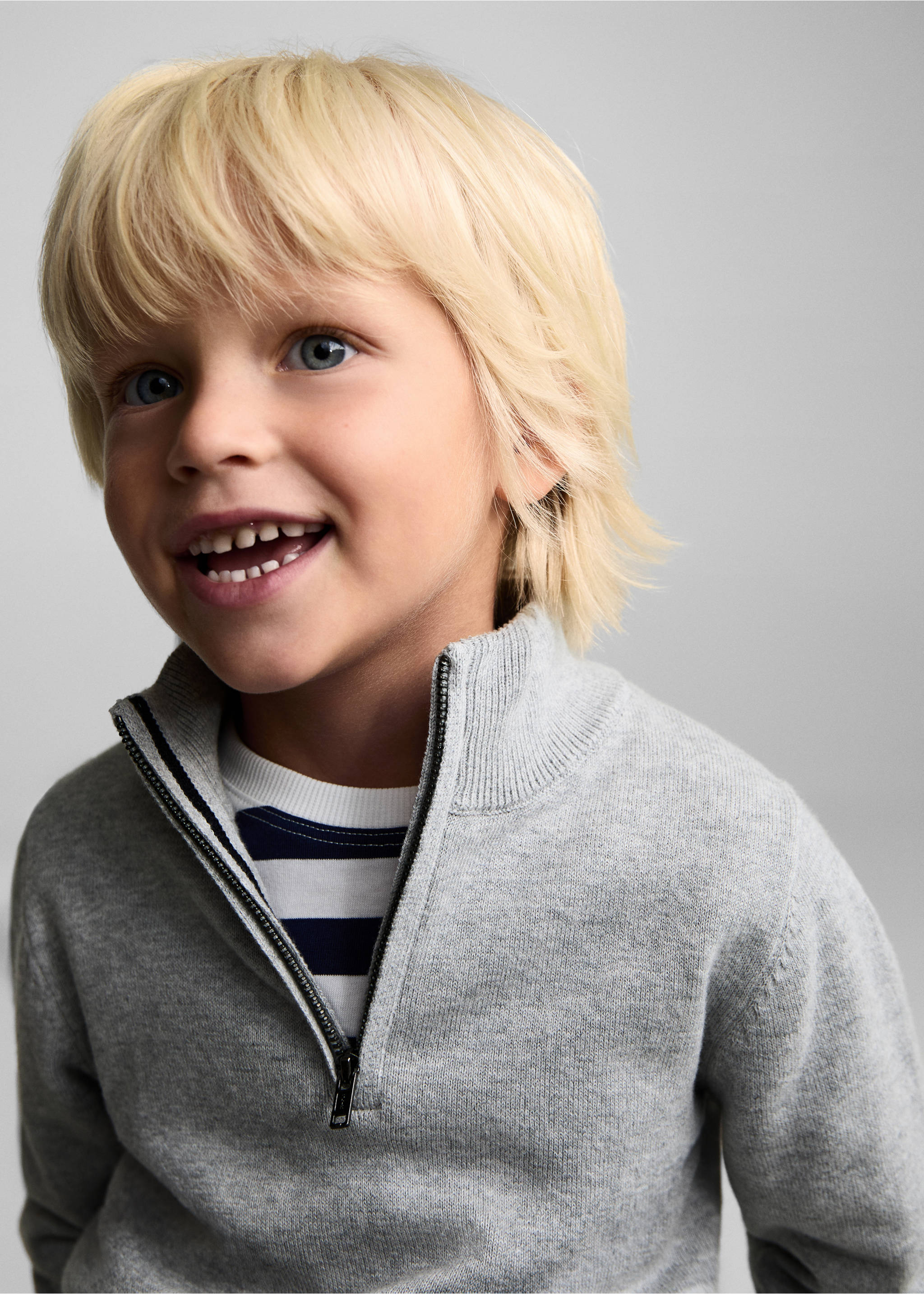 Zip neck jumper - Details of the article 1, Medium Heather Grey. Ref: 77065146-00.