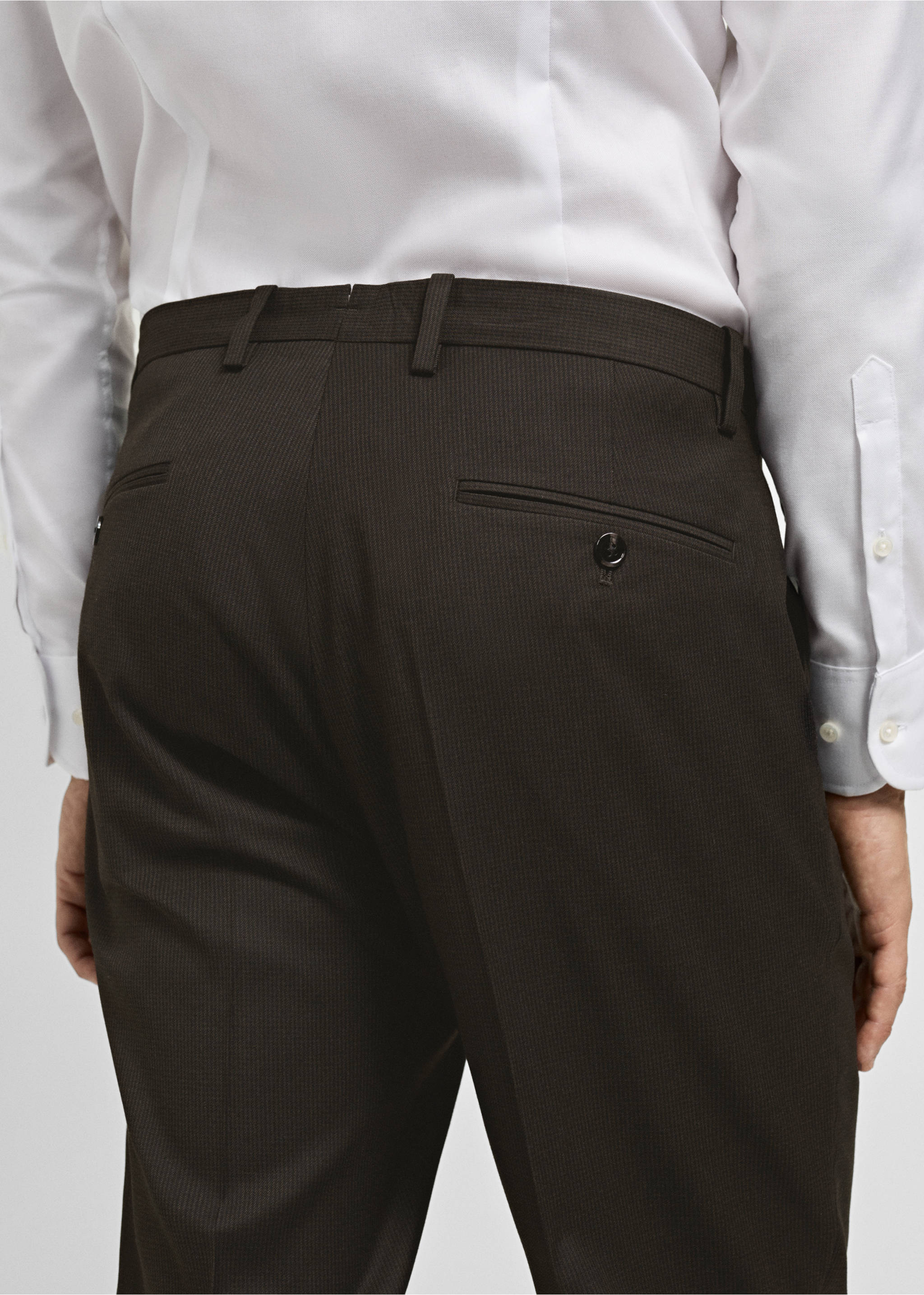 Slim Fit-Anzughose aus Comfort-Stretch-Gewebe - Detail des Artikels 6, Braun. Ref: 77065147-00.