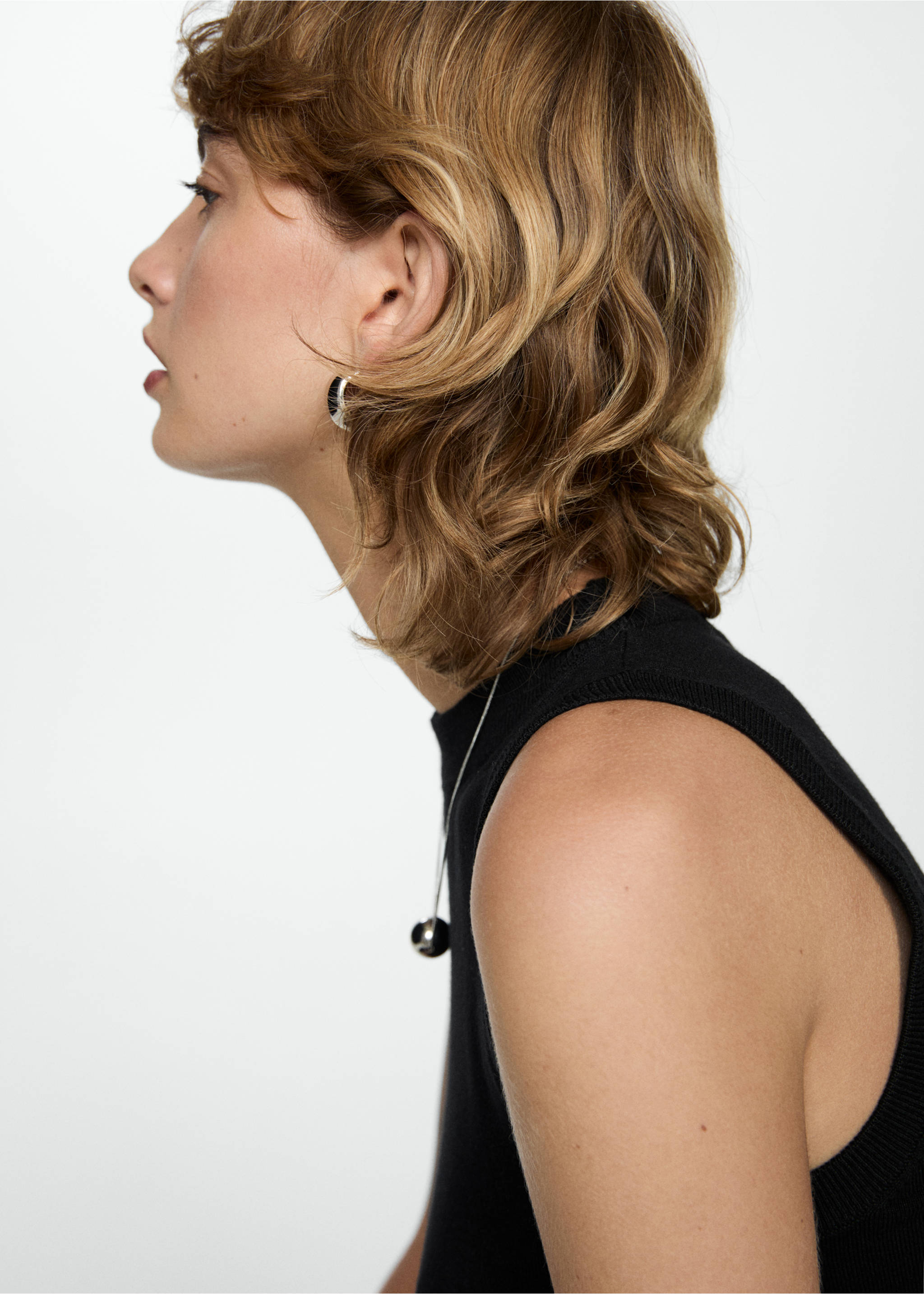 Knitted top with wide straps - Details of the article 1, Black. Ref: 77065148-00.