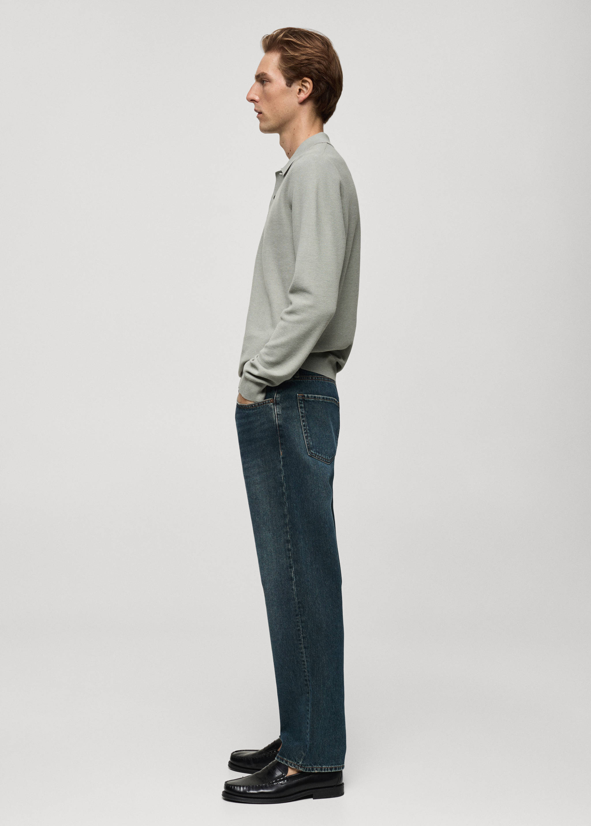 Distressed dark-wash straight fit jeans - Details of the article 2
