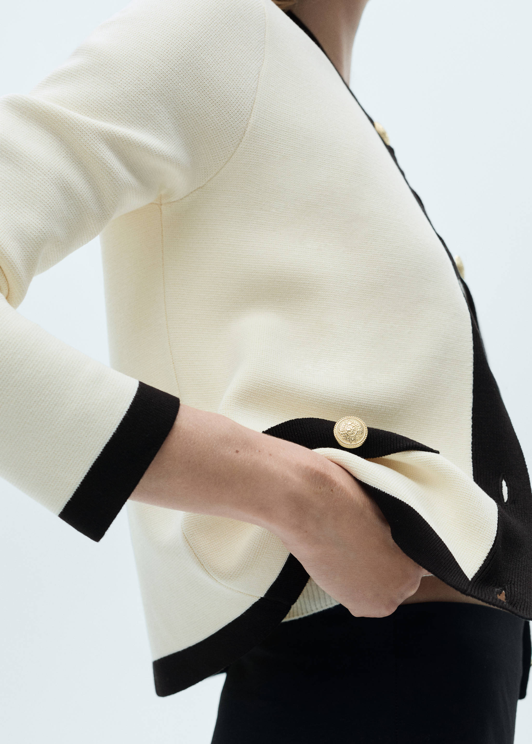 Cardigan with contrasting trim - Details of the article 6