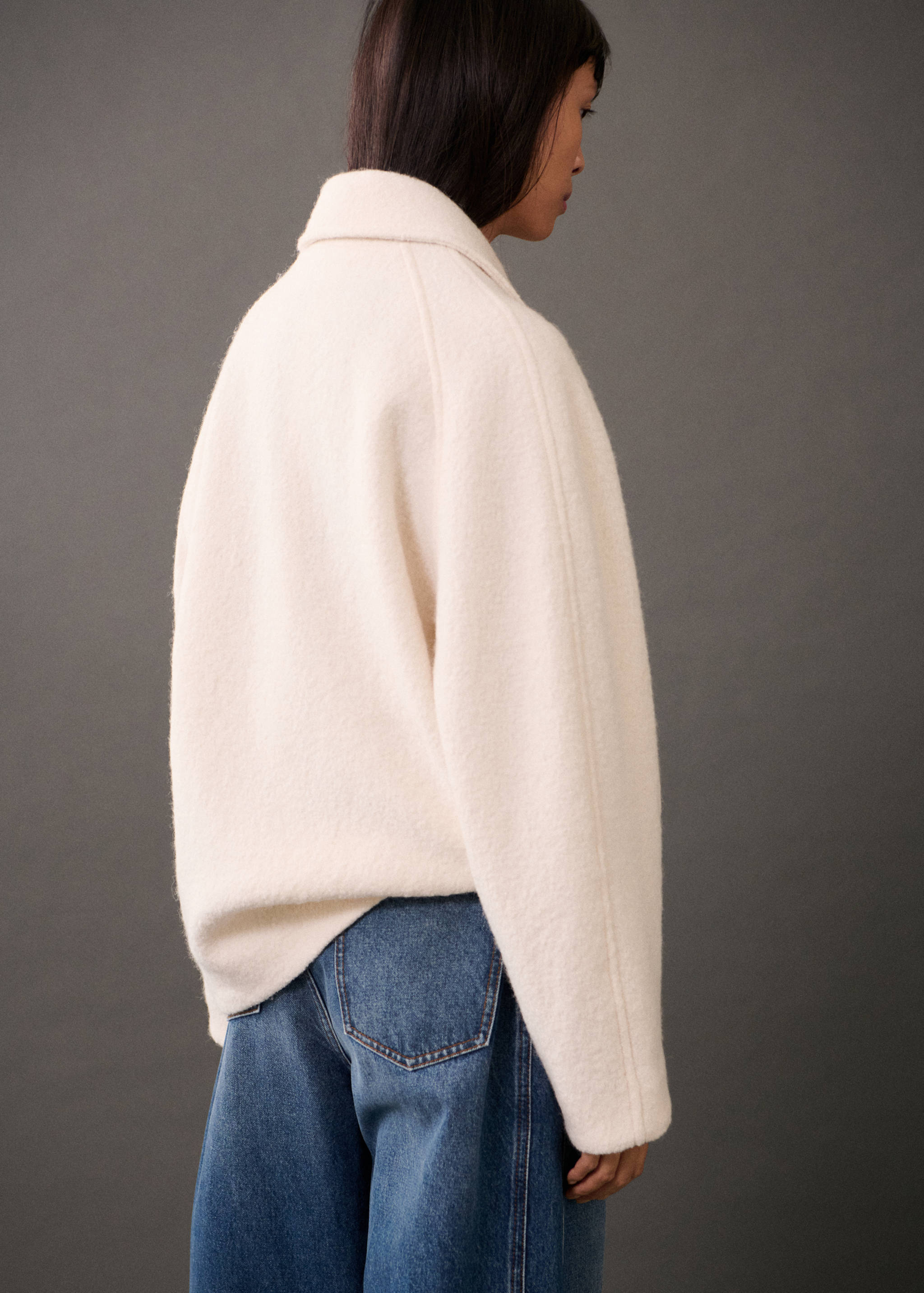 Wool jacket with pockets - Reverse of the article