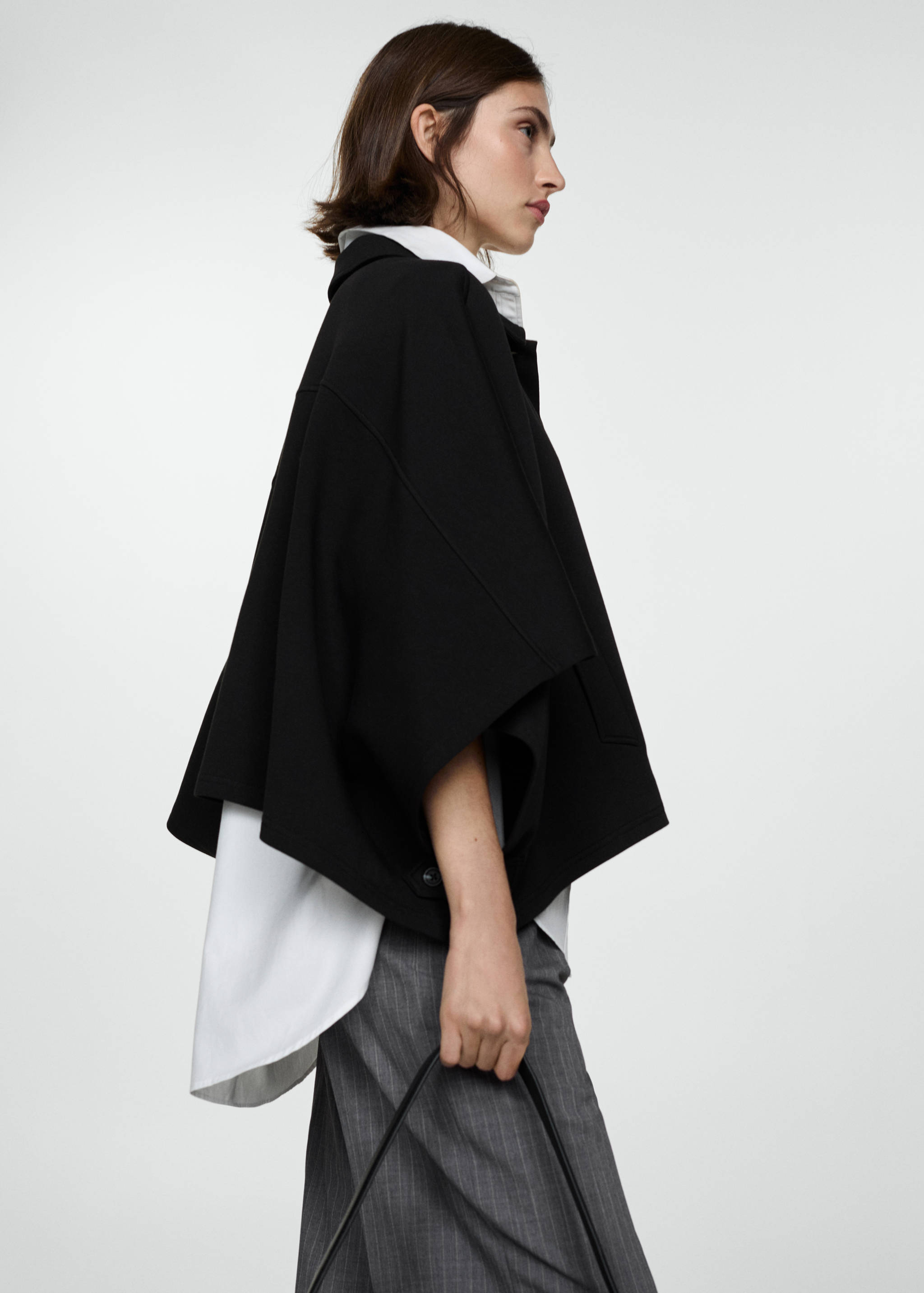 Cape jacket with buttons - Details of the article 2