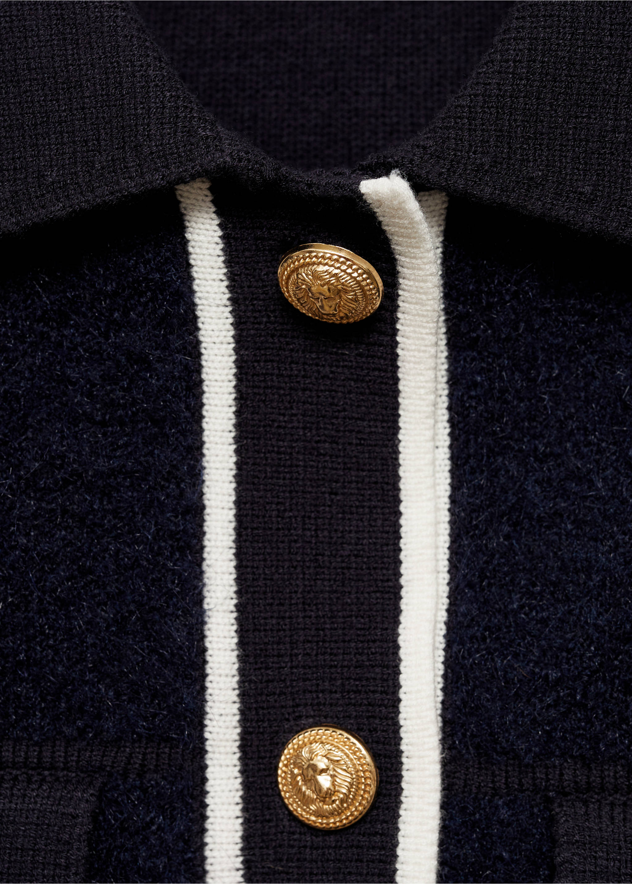 Strickjacke mit Knöpfen - Detail des Artikels 8, Dunkles Marineblau. Ref: 77065641-00.