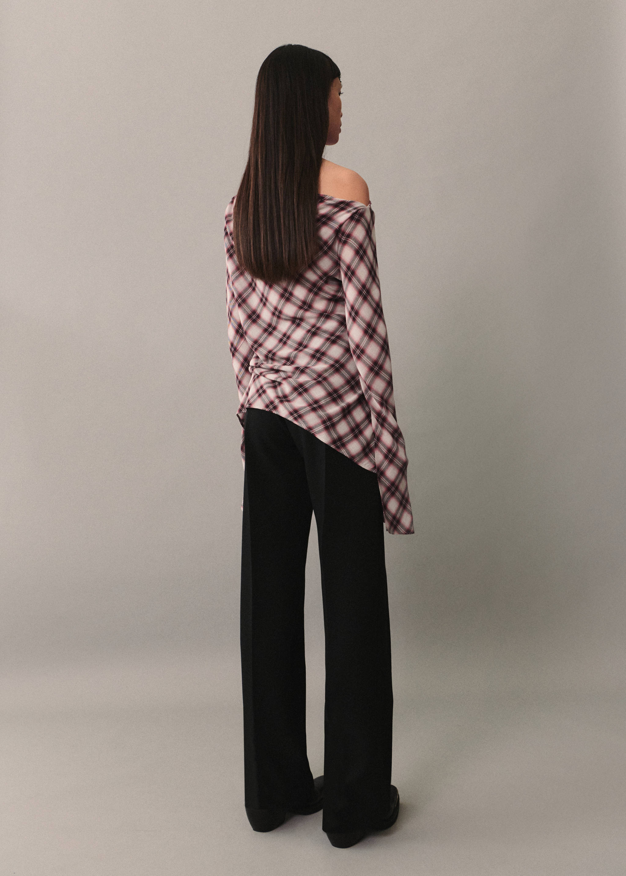 Asymmetric checked blouse - Reverse of the article
