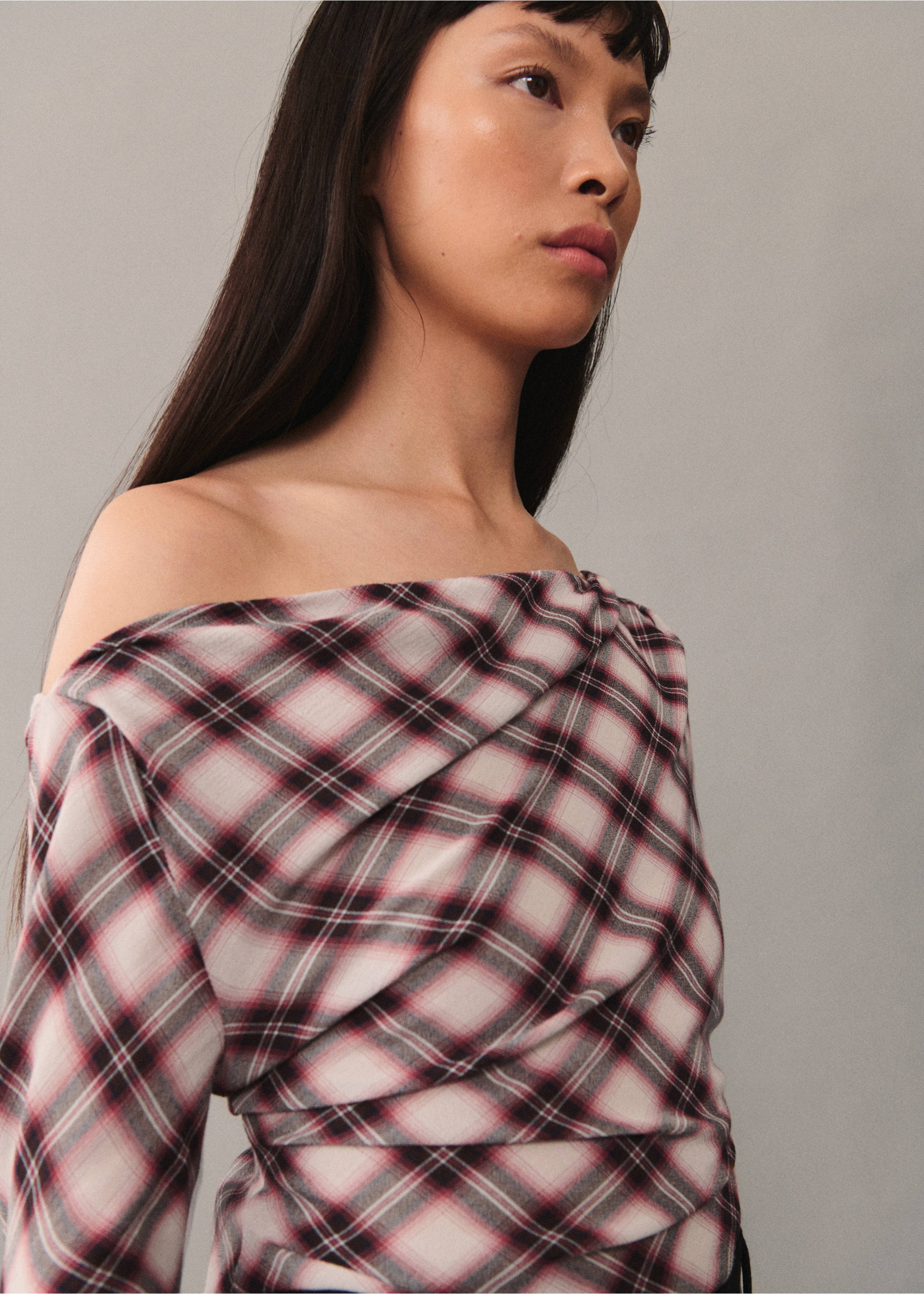 Asymmetric checked blouse - Details of the article 1, Maroon. Ref: 77065644-00.