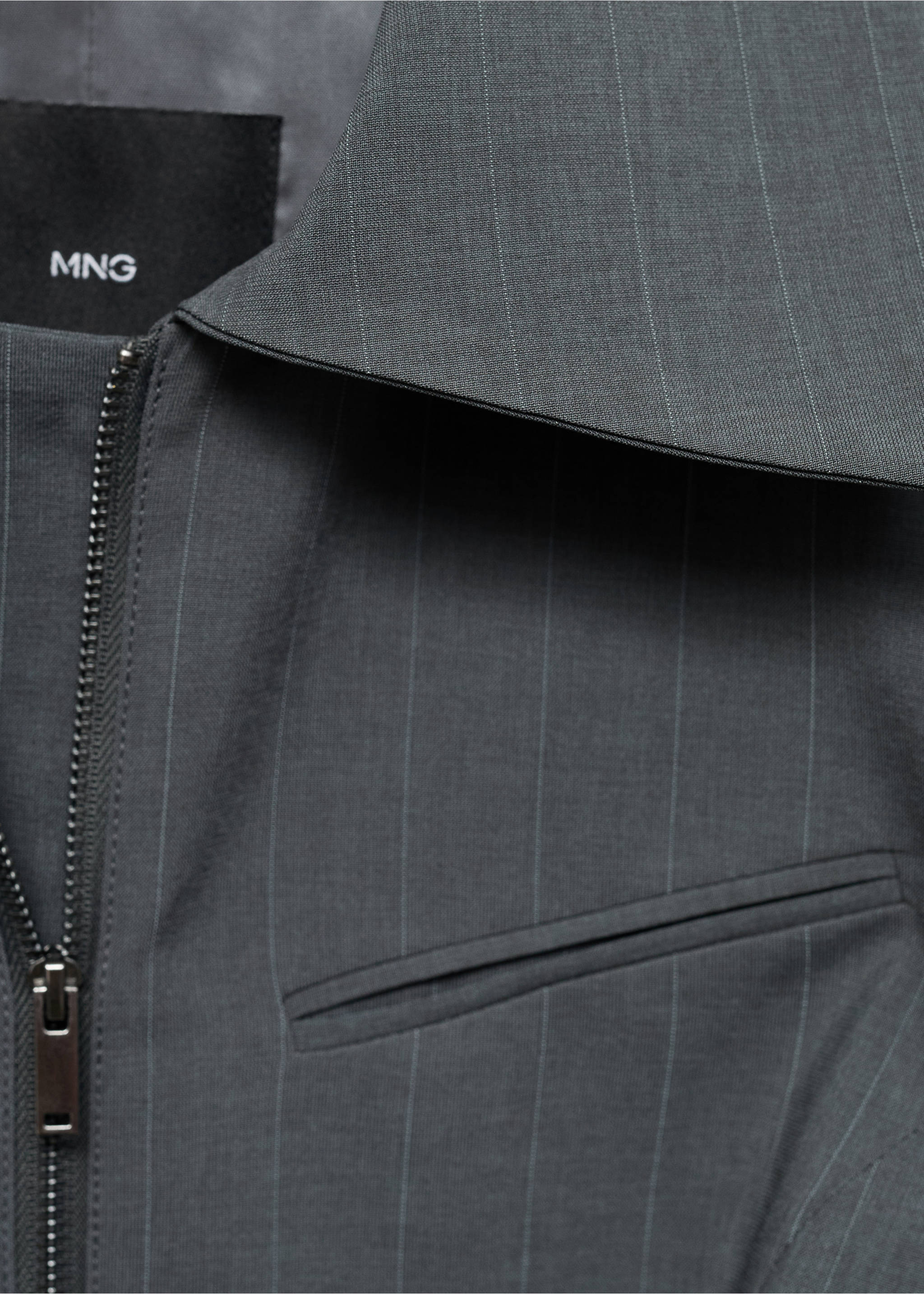 Gestreifte Jacke mit doppeltem Reißverschluss - Detail des Artikels 8, Grau. Ref: 77065650-00.