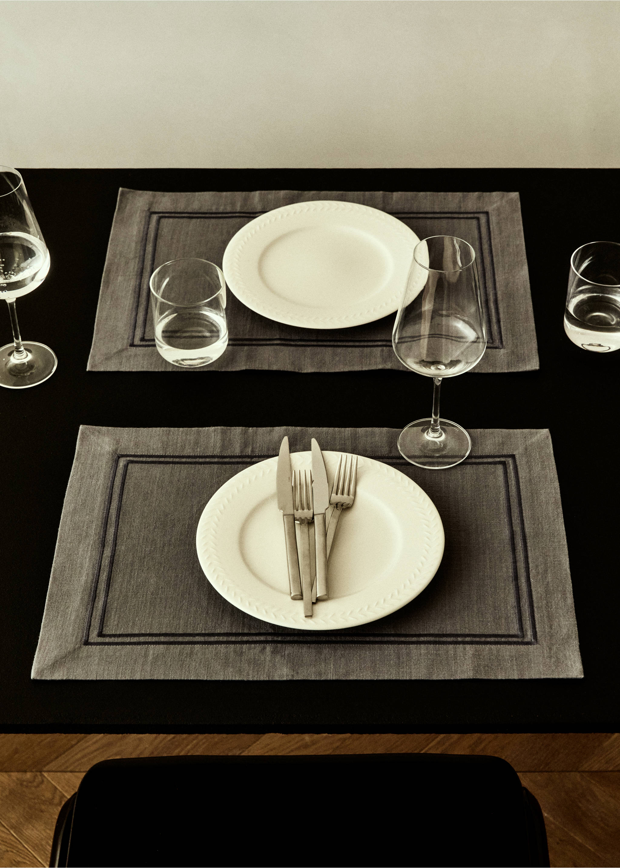 100% cotton placement with embroidered border 35x50cm - Details of the article 6, Blue. Ref: 77065662-00.