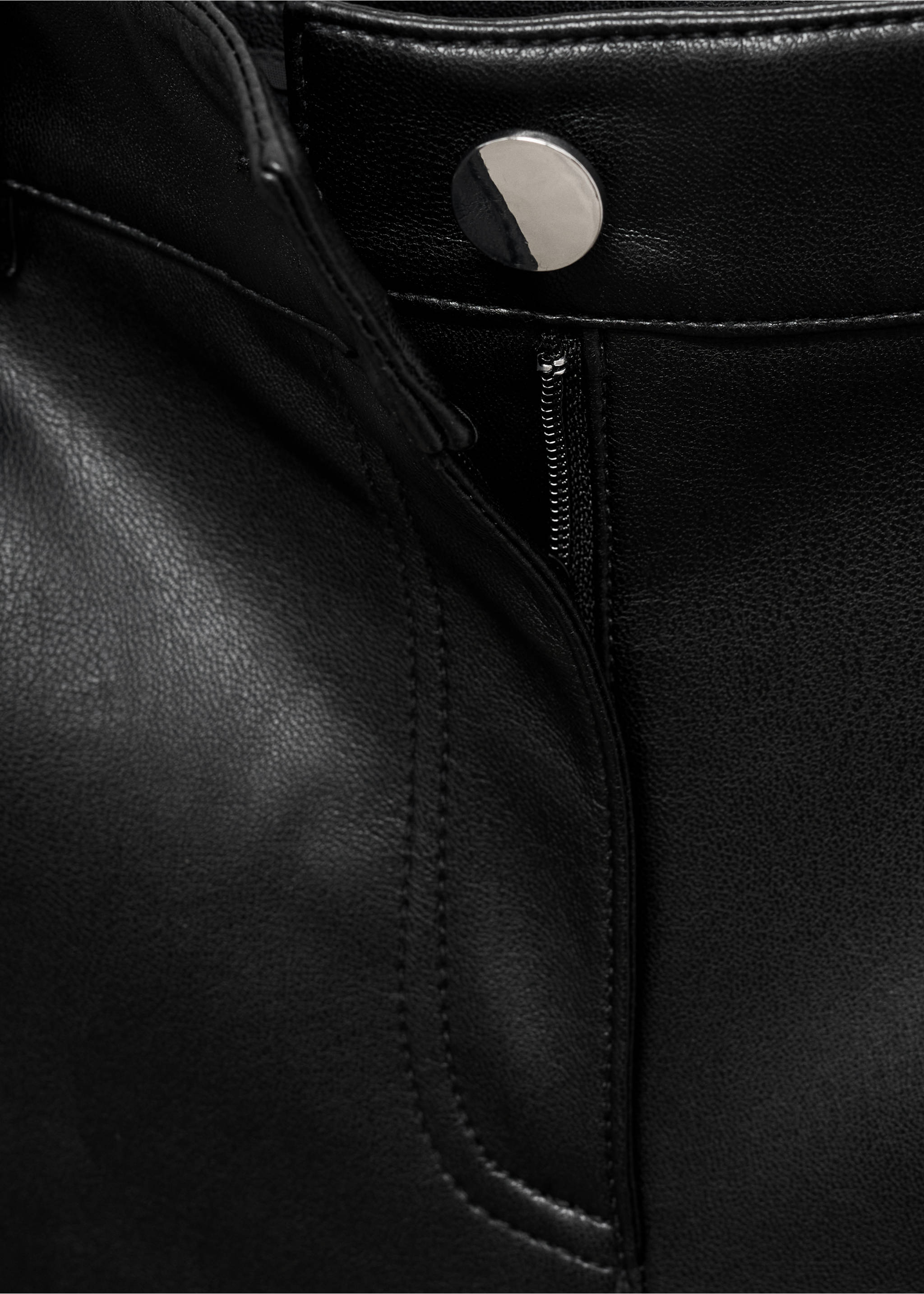 Short simili-cuir - Détail de l'article 0, Noir. Ref: 77065664-00.