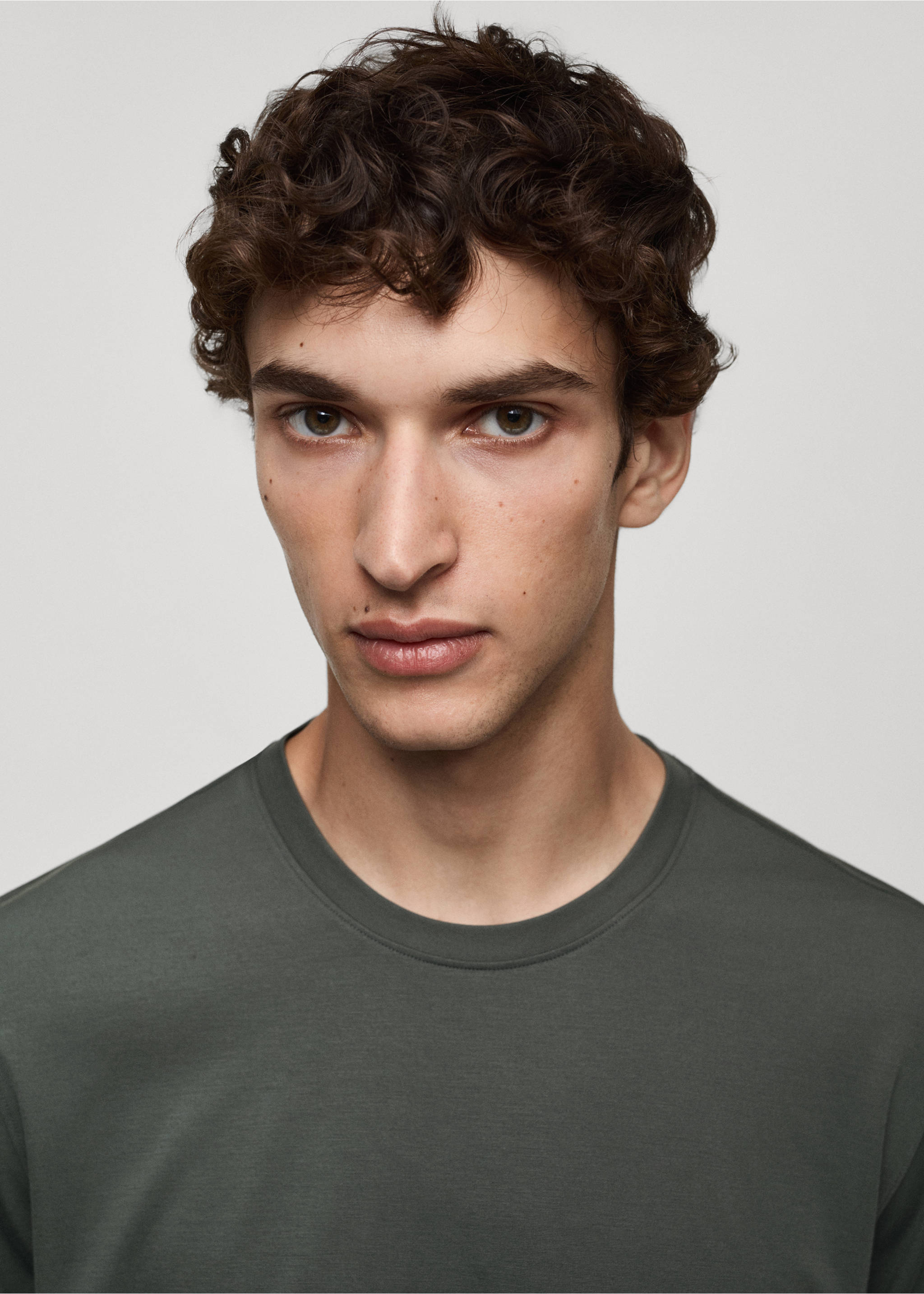 Crease-resistant comfort stretch t-shirt - Details of the article 1, Green. Ref: 77065966-00.