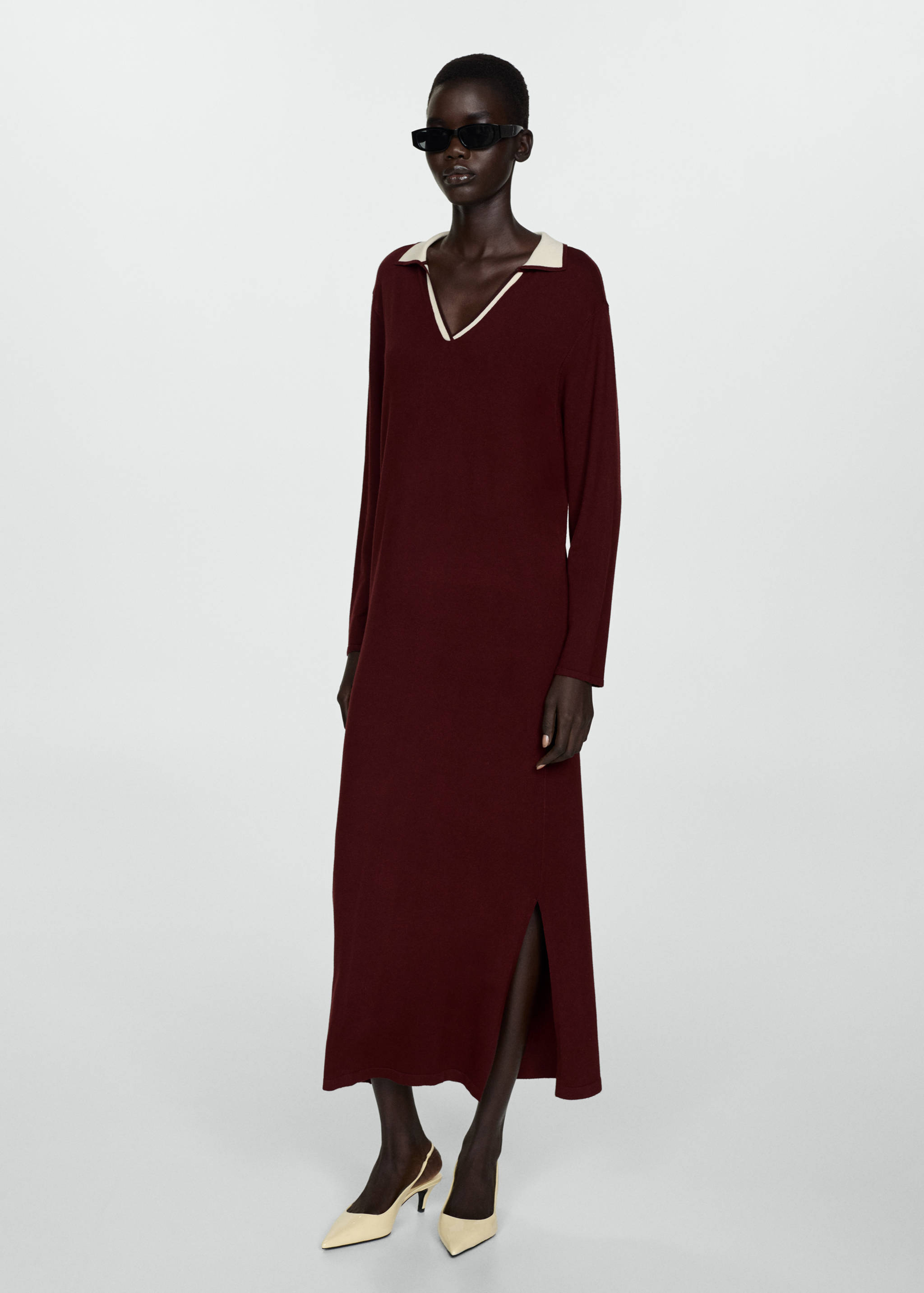 Knitted dress with contrasting collar - General plane