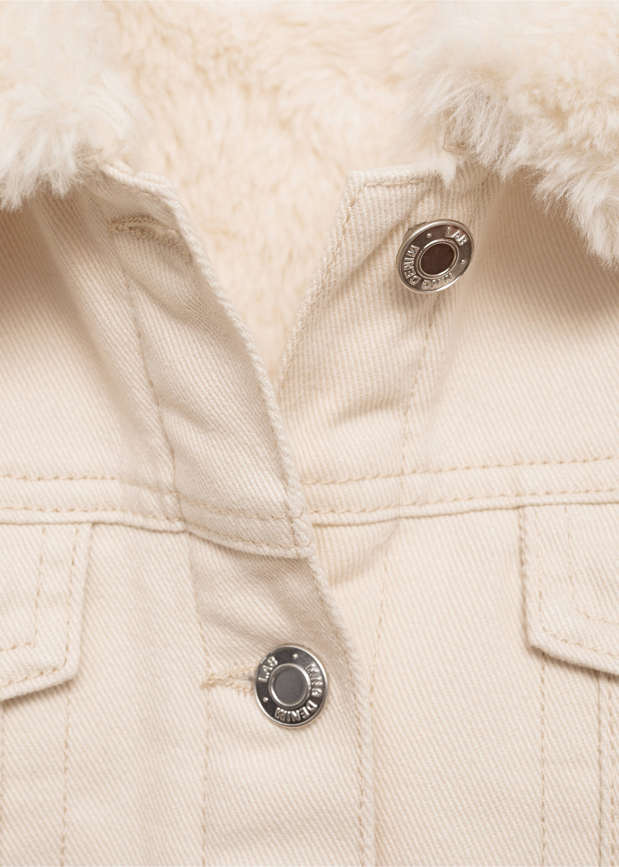 Jacke mit Teddyfell-Innenfutter - Detail des Artikels 8, Sandfarben. Ref: 77066338-00.