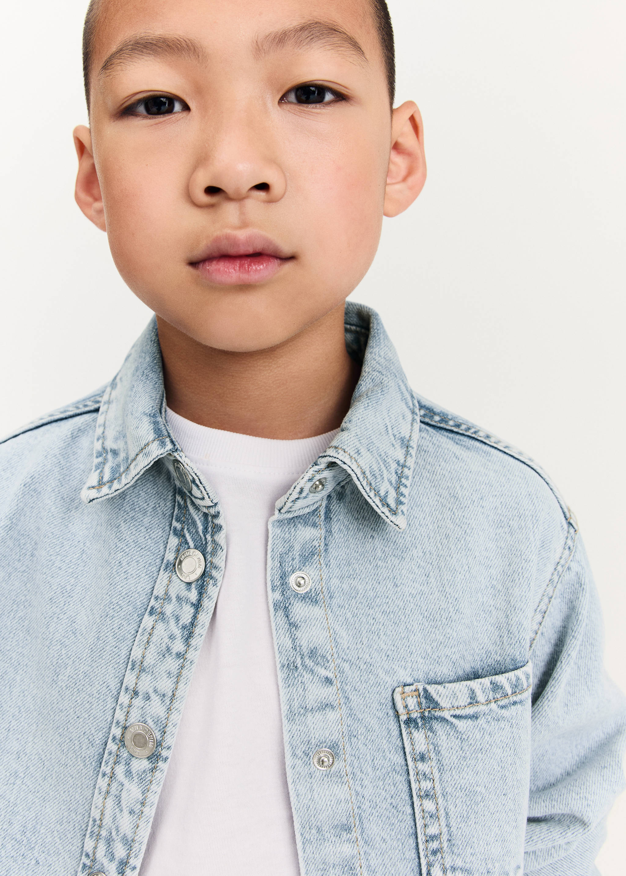 Jeanshemd mit Tasche - Detail des Artikels 1