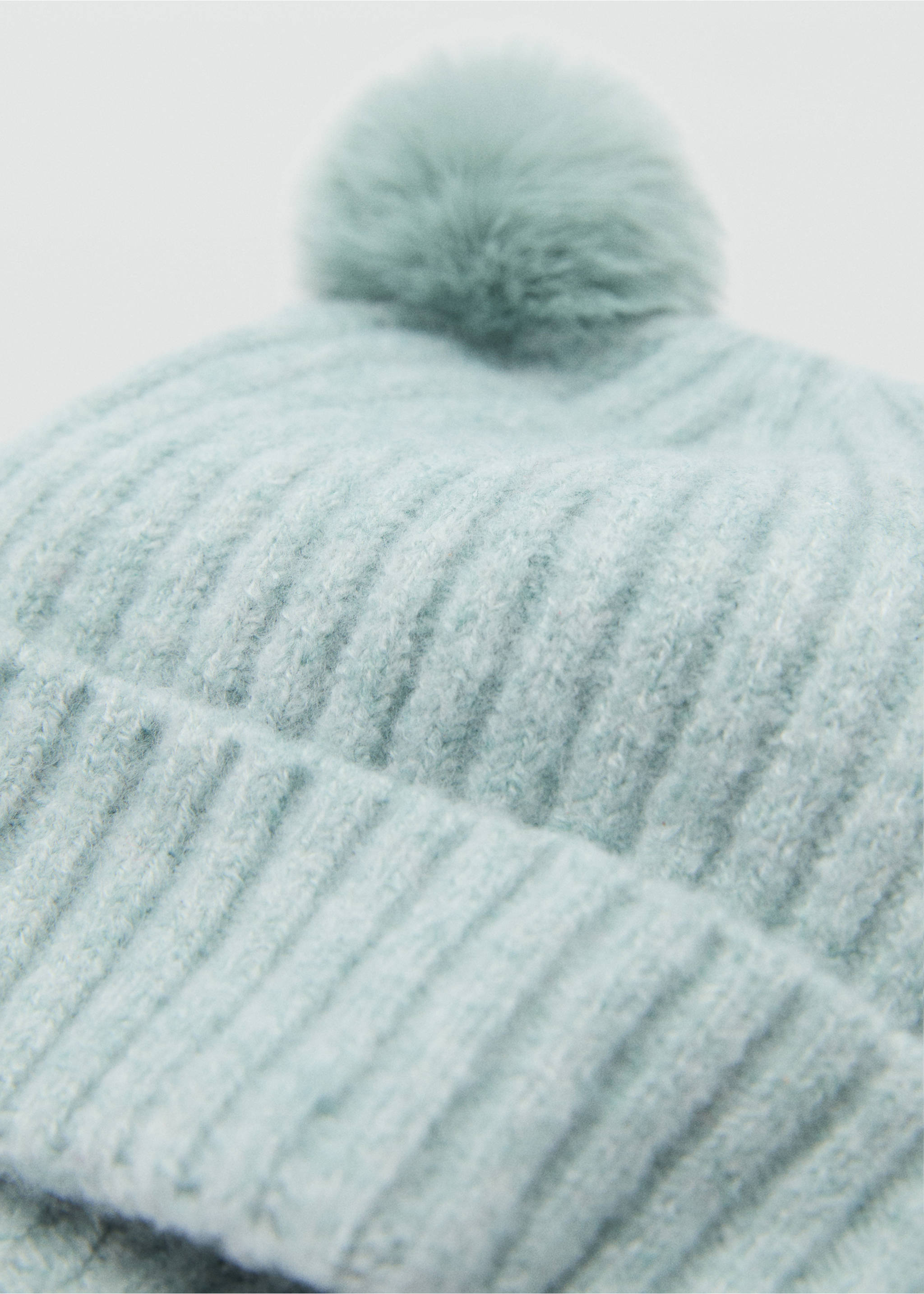 Pom pom cable-knit beanie - Medium plane, Aqua Green. Ref: 77066728-00.