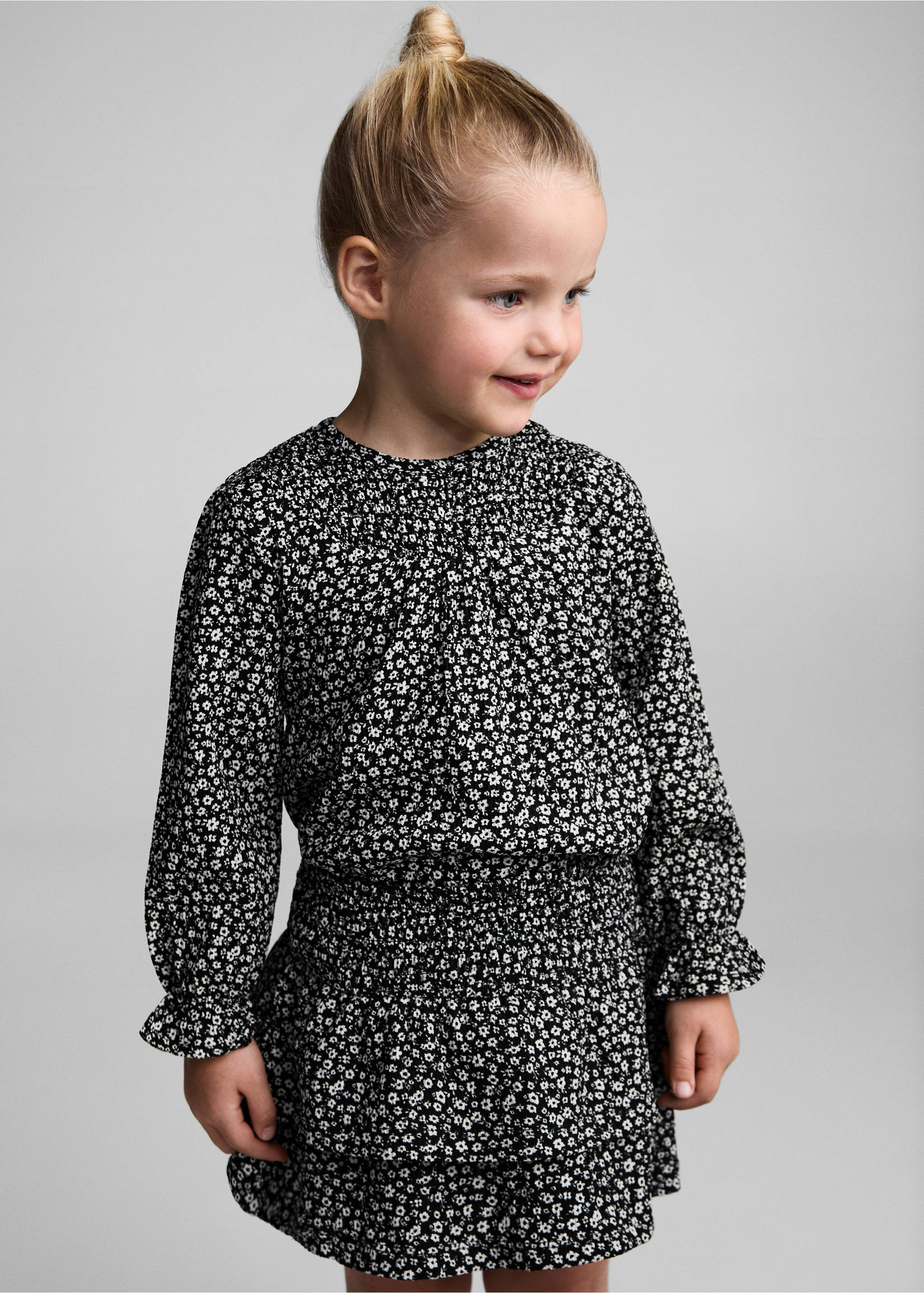 Jupe fleurs volants - Plan moyen, Noir. Ref: 77066732-00.