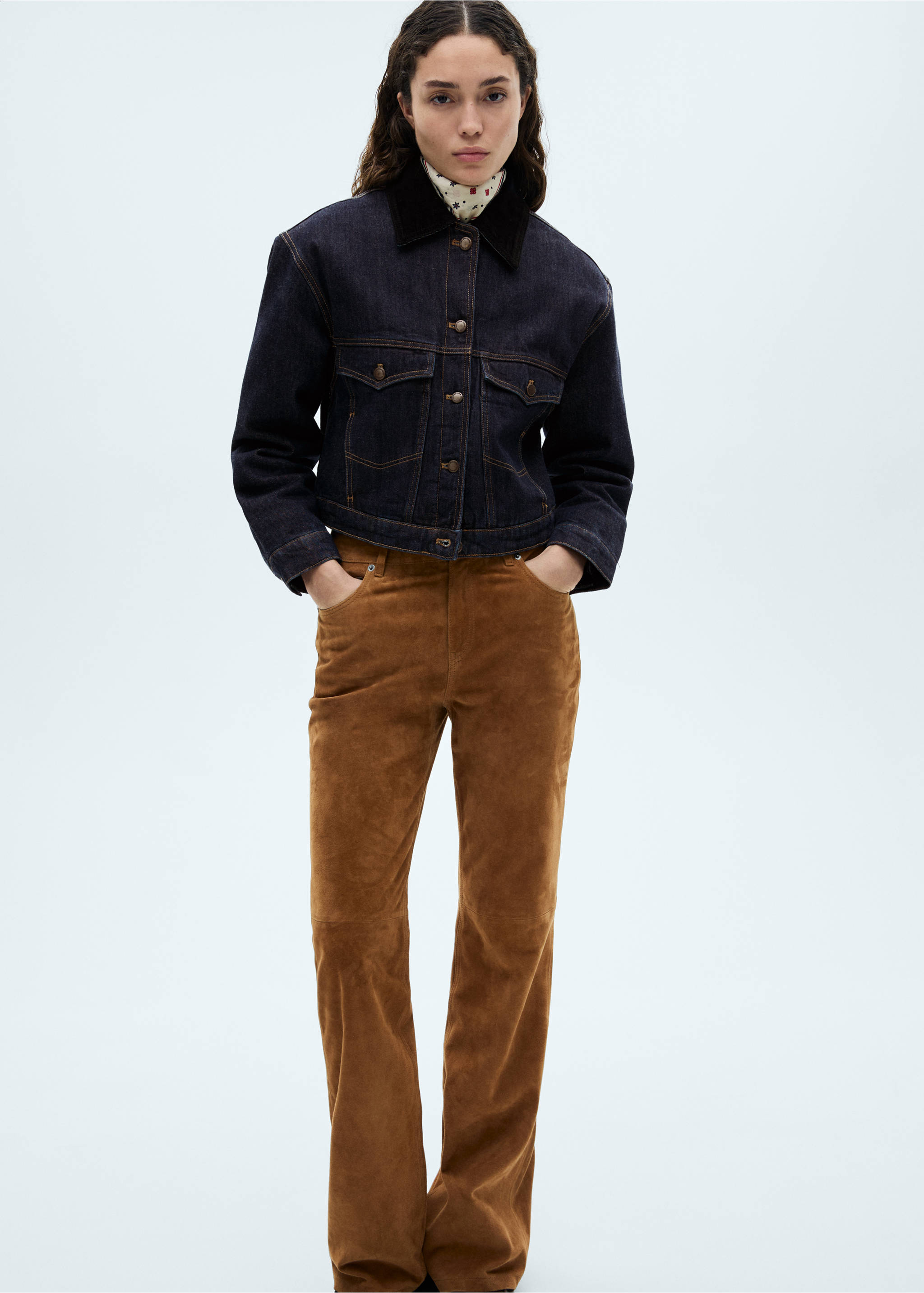 Denim jacket with contrast collar - Details of the article 2, Dark Blue. Ref: 77067114-00.