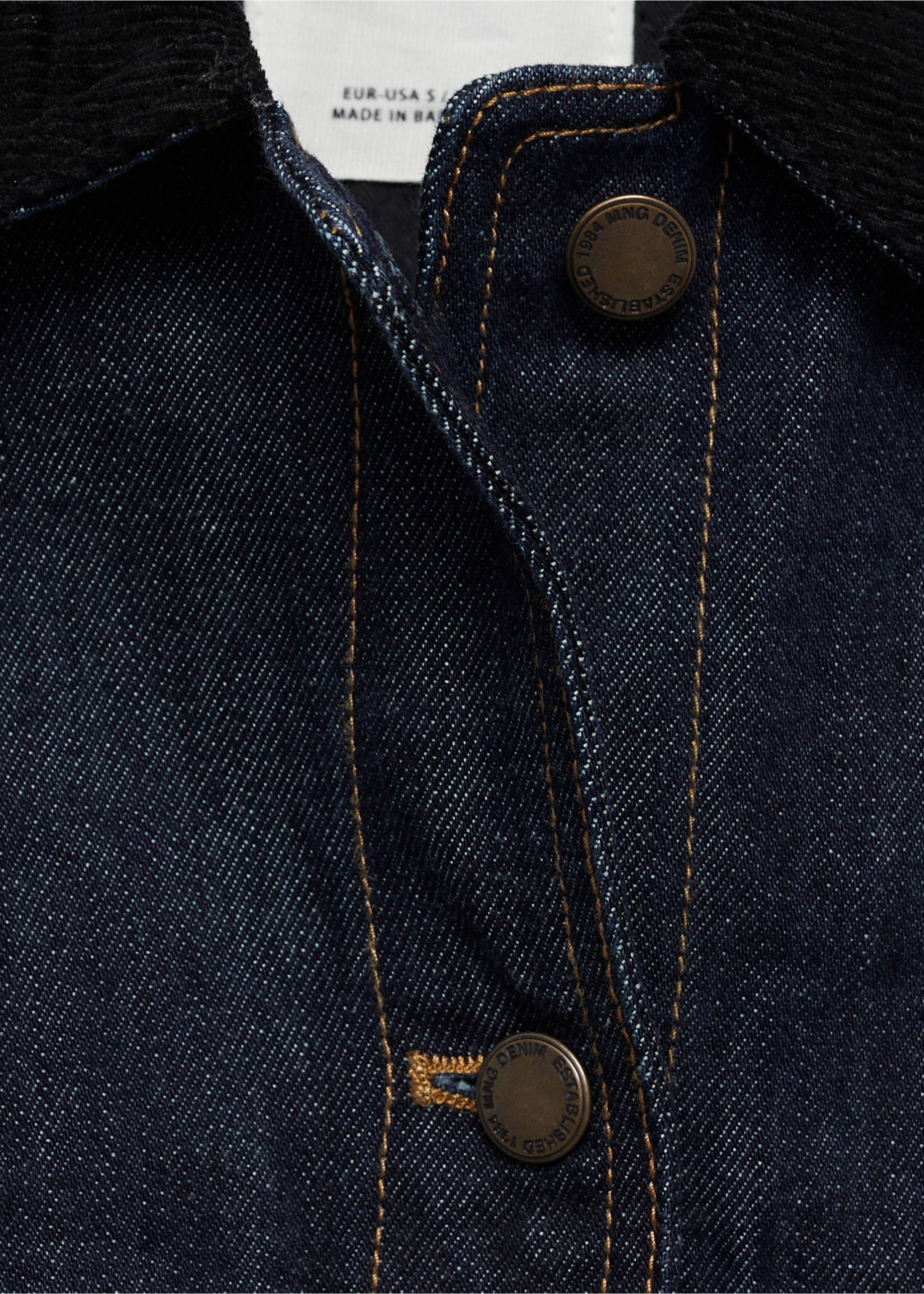 Denim jacket with contrast collar - Details of the article 8, Dark Blue. Ref: 77067114-00.