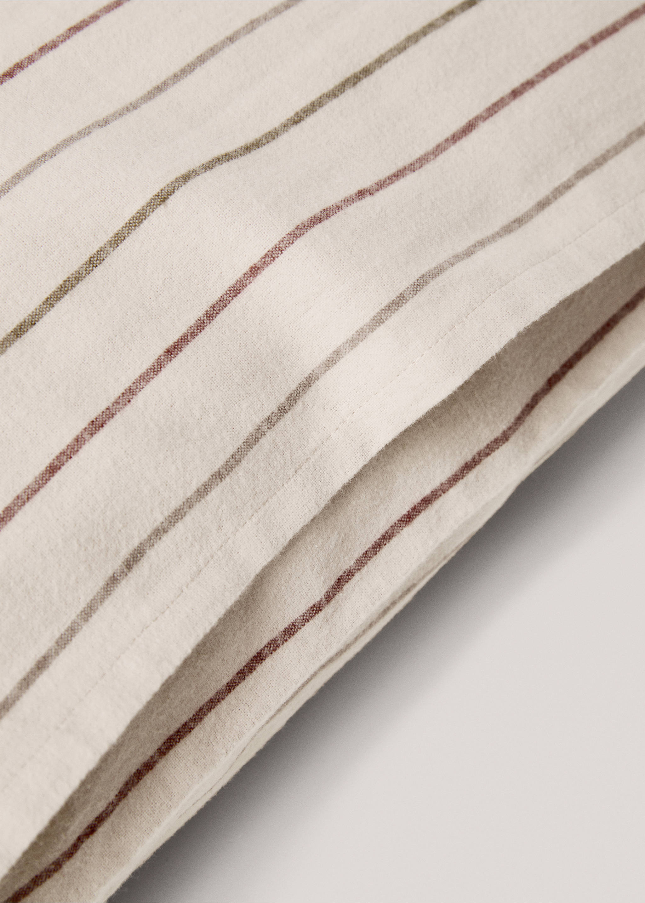 Vendbart putetrekk med ruter i flanell, 50x75 cm - Artikkeldetalj 2, Beige. Ref: 77067653-00.