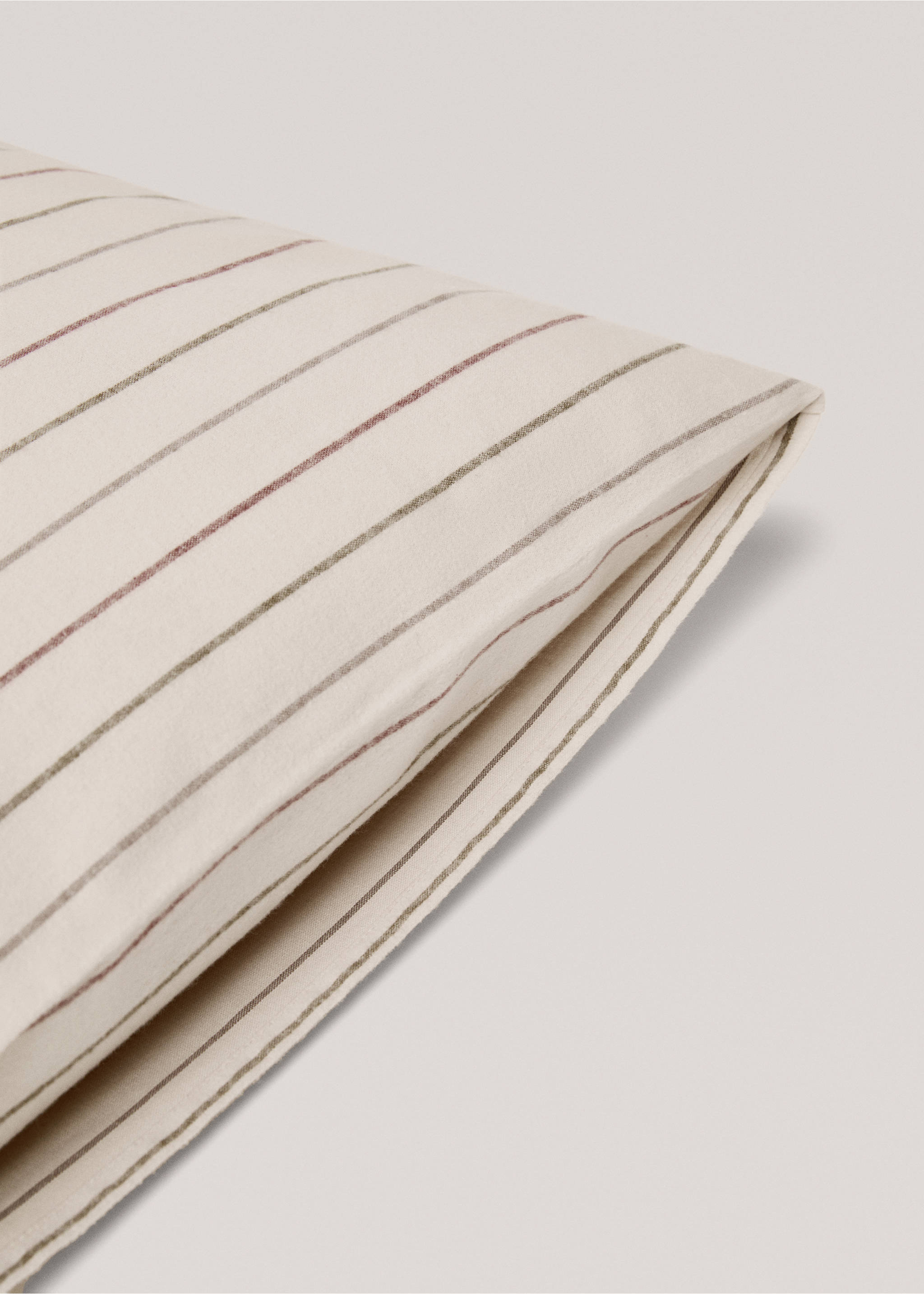 Vendbart putetrekk med ruter i flanell, 50x75 cm - Artikkeldetalj 3, Beige. Ref: 77067653-00.