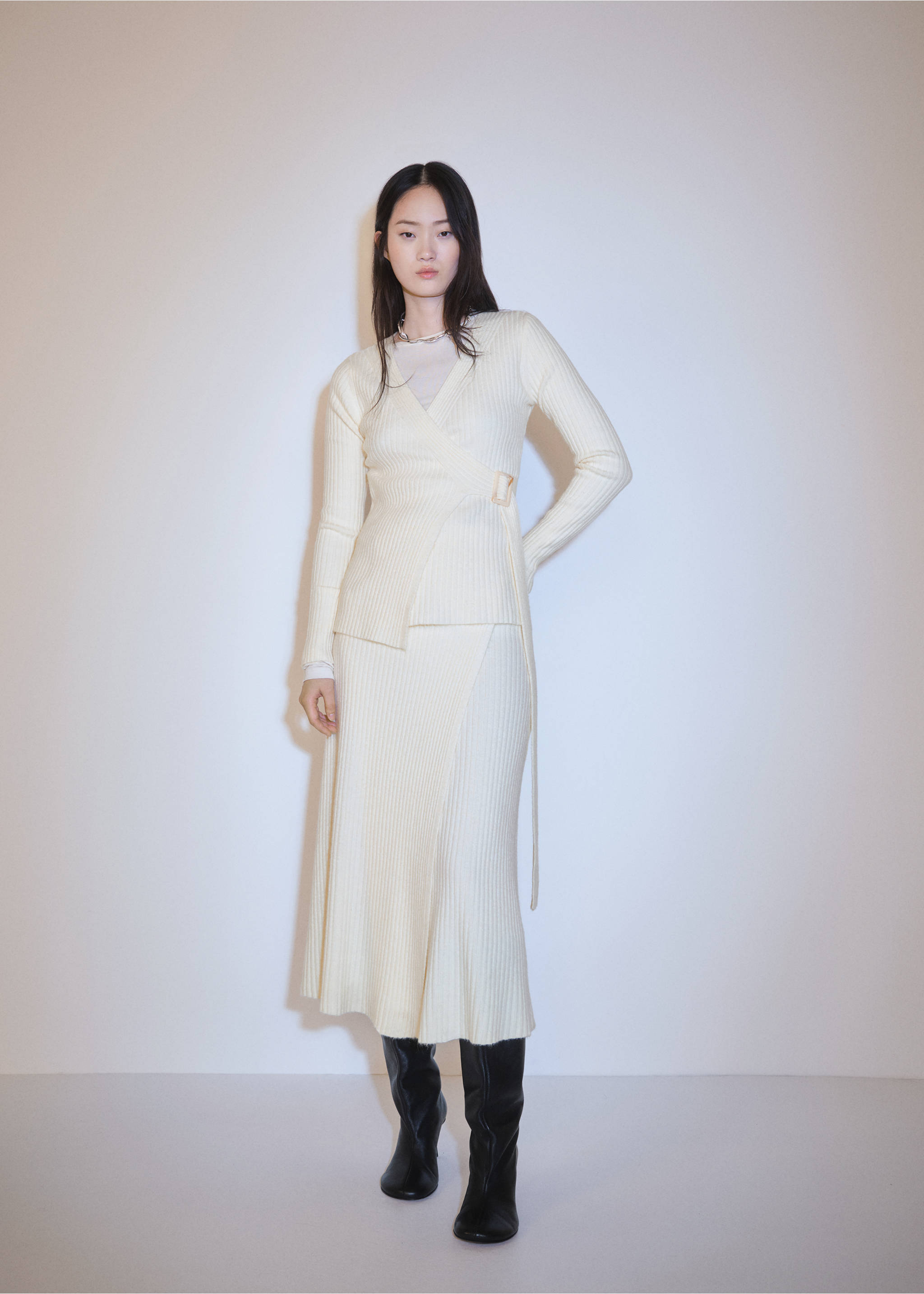 Jupe portefeuille en maille - Plan général, Écru. Ref: 77067659-00.