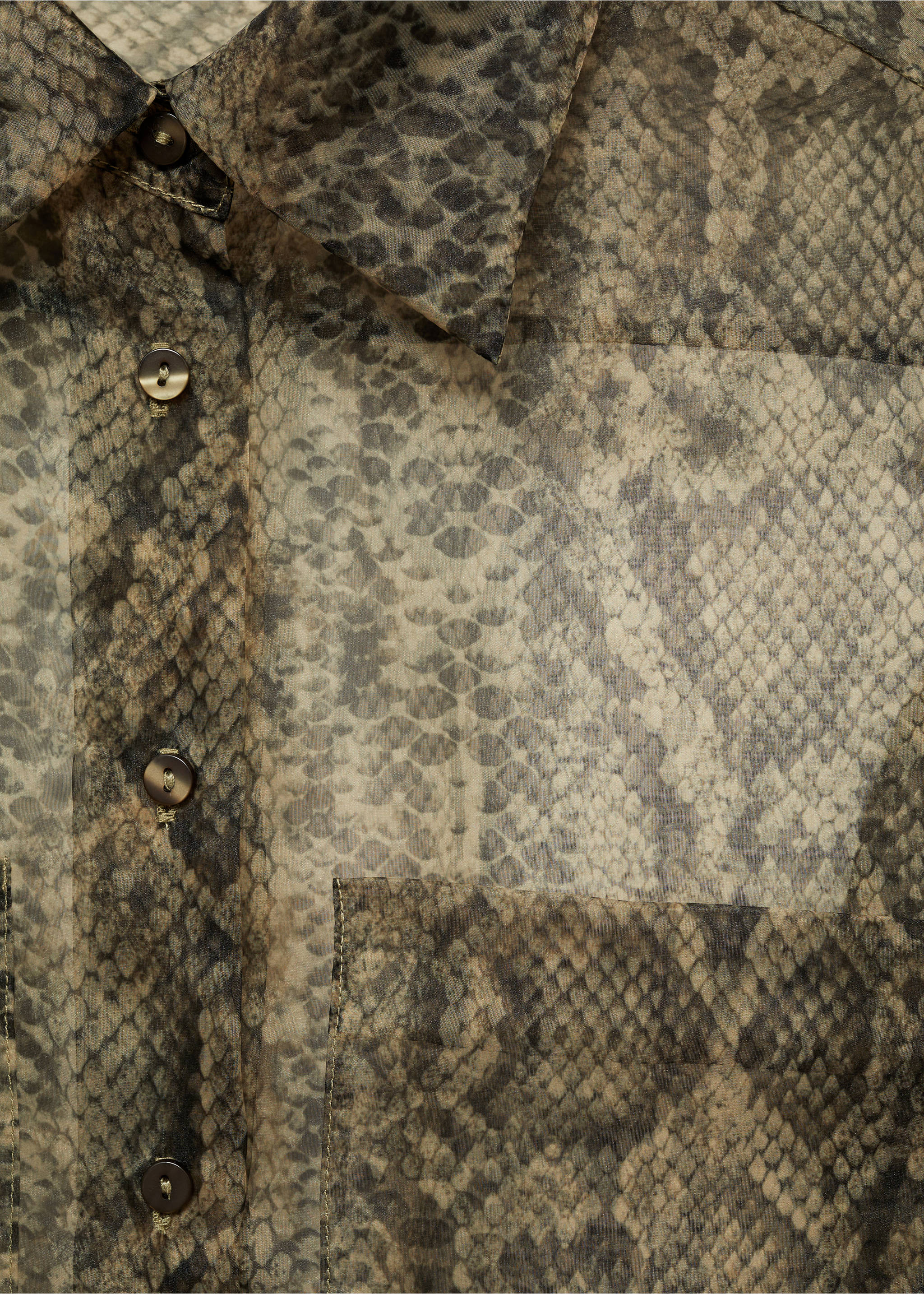 Halftransparante organza blouse met animal print - Detail van het artikel 8, Ecru. Ref: 77067666-00.