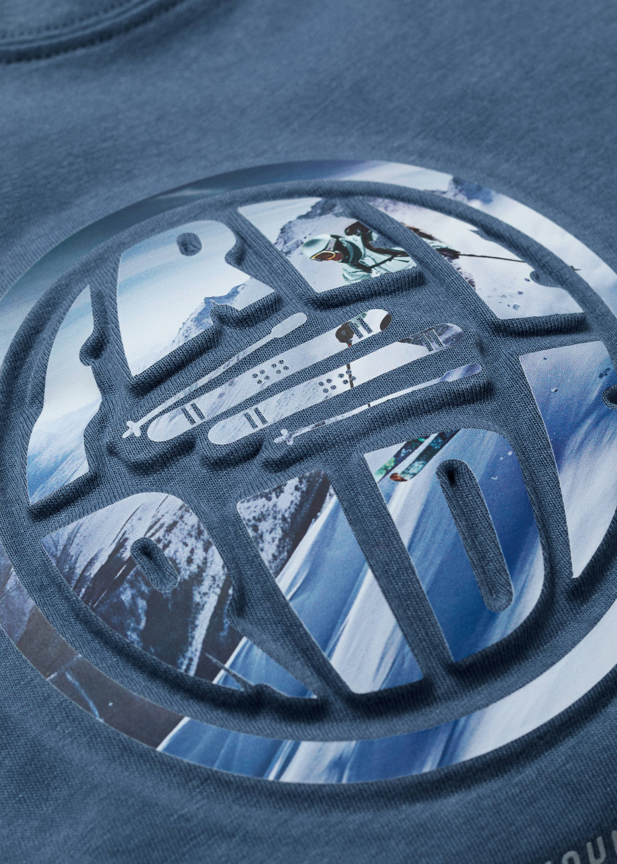 Embossed details printed t-shirt - Details of the article 0