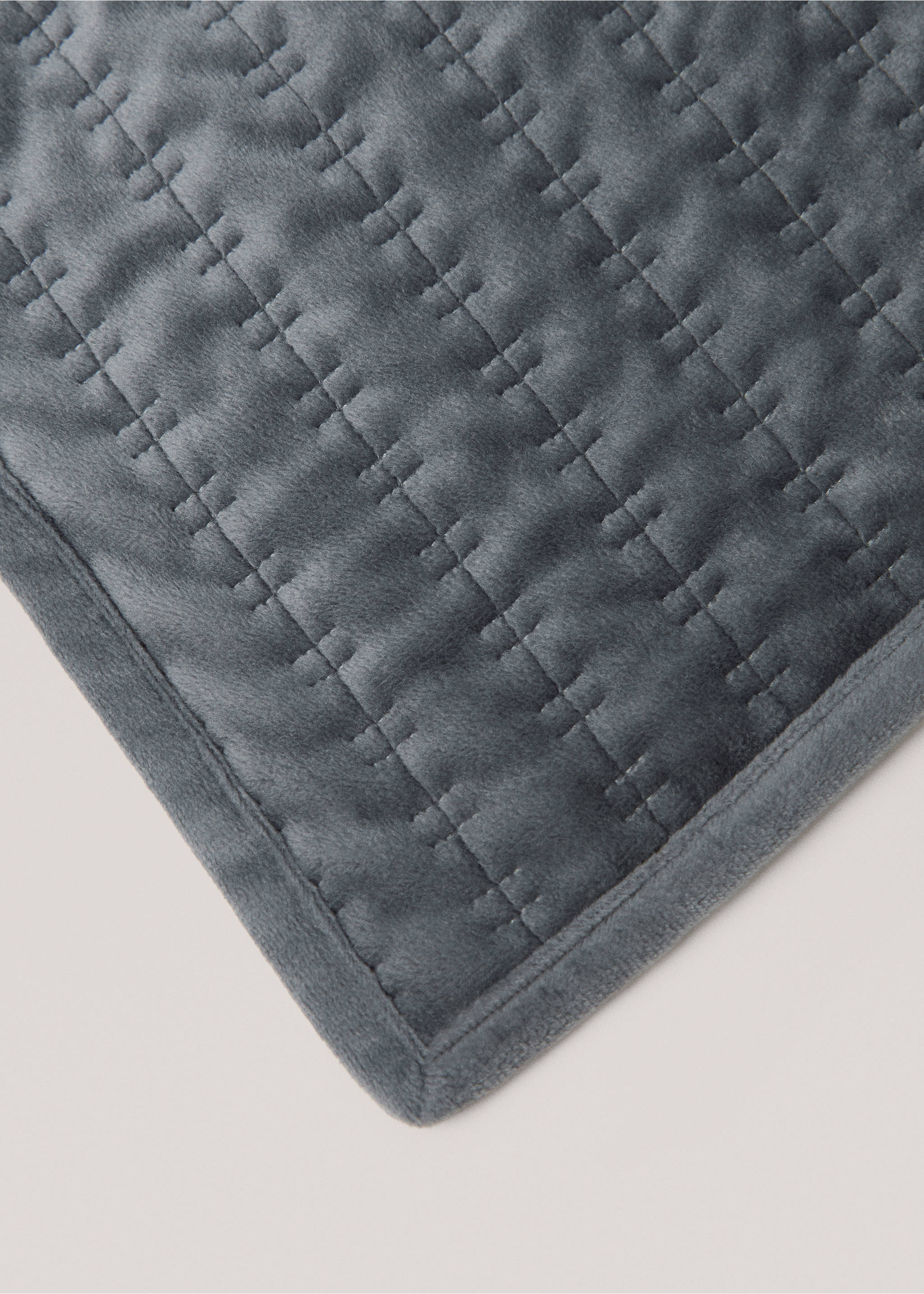 Velvet quilt - Details of the article 1, Blue. Ref: 77067668-00.