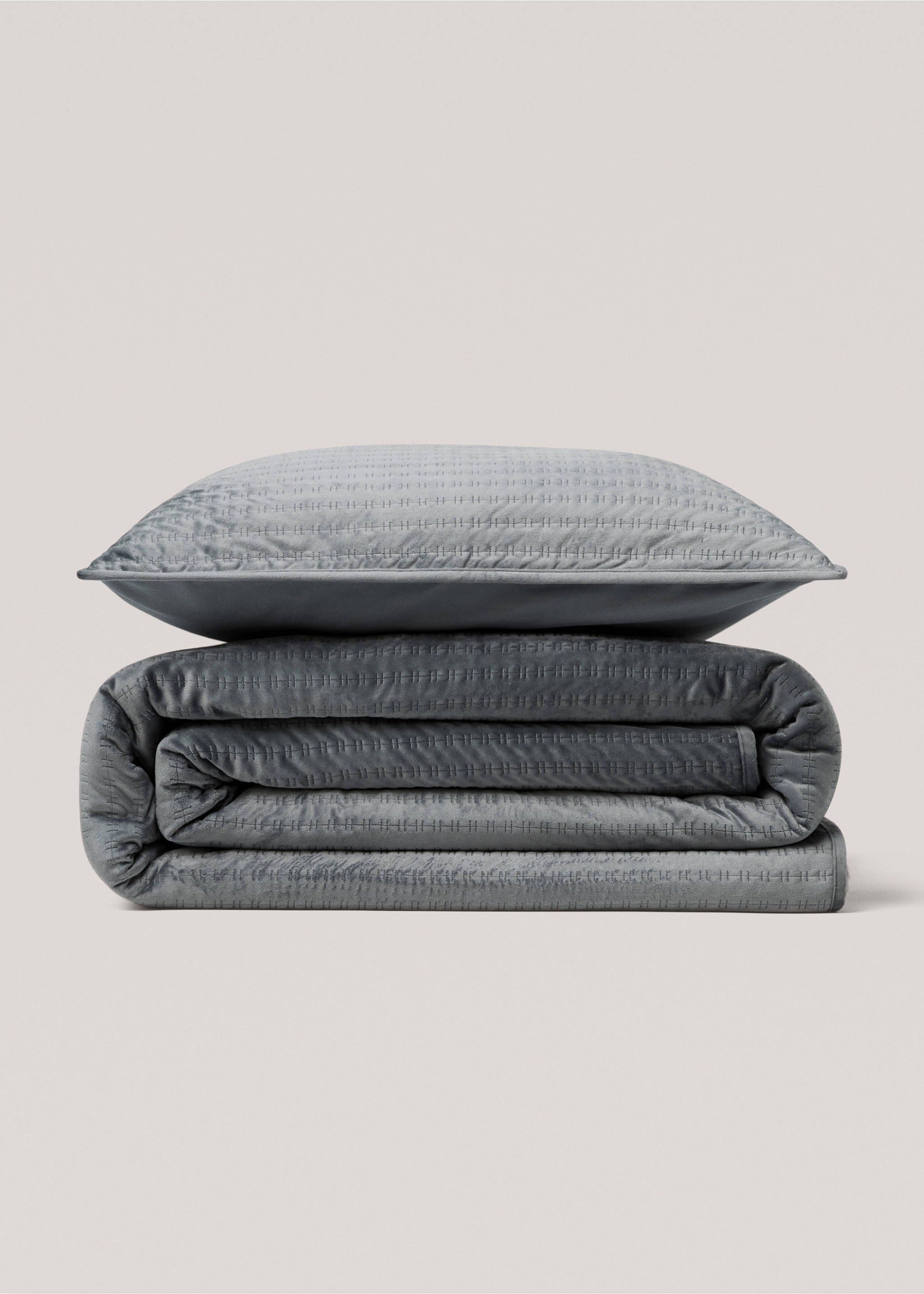 Velvet quilt - Details of the article 3, Blue. Ref: 77067668-00.