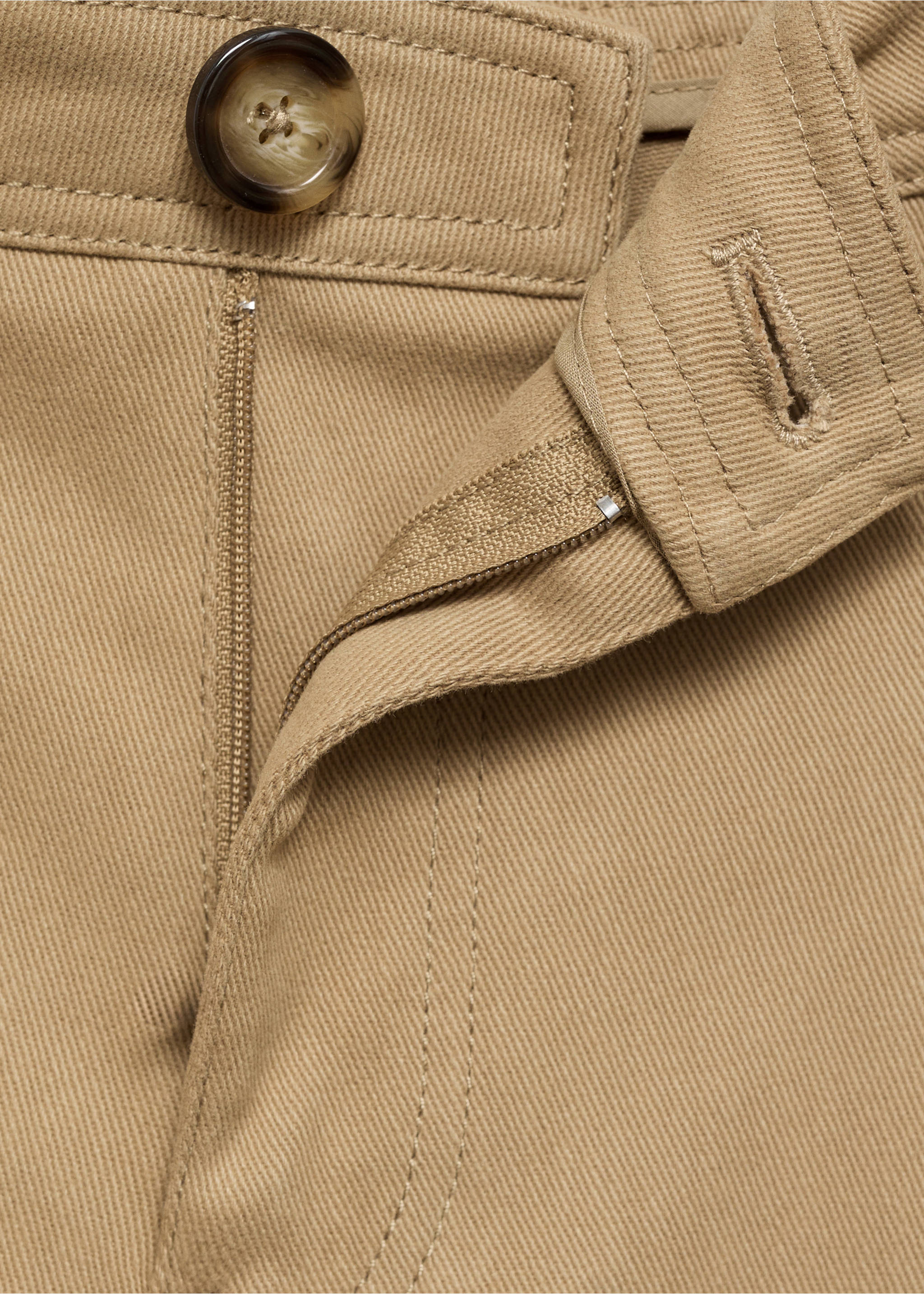 Contrasting panels trousers - Details of the article 8, Beige. Ref: 77067670-00.