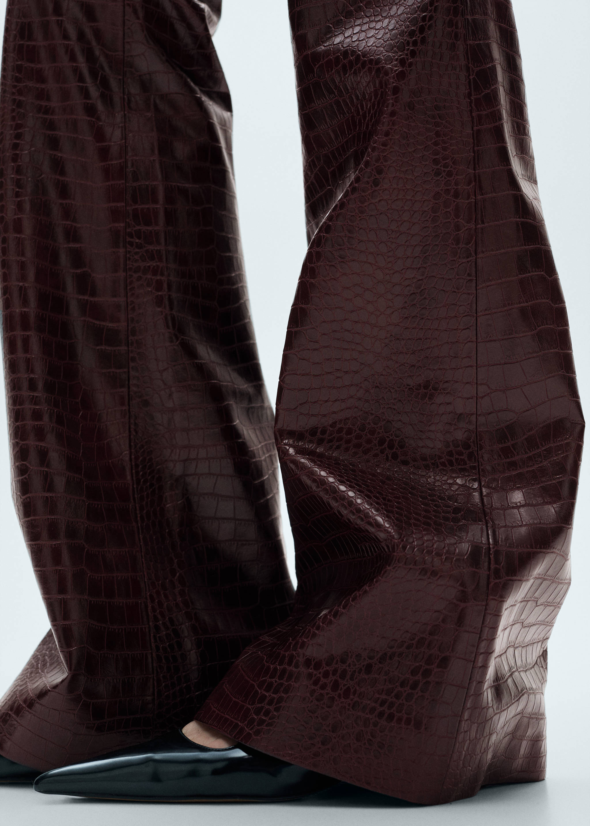 Snake-effect flared pants - Details of the article 6